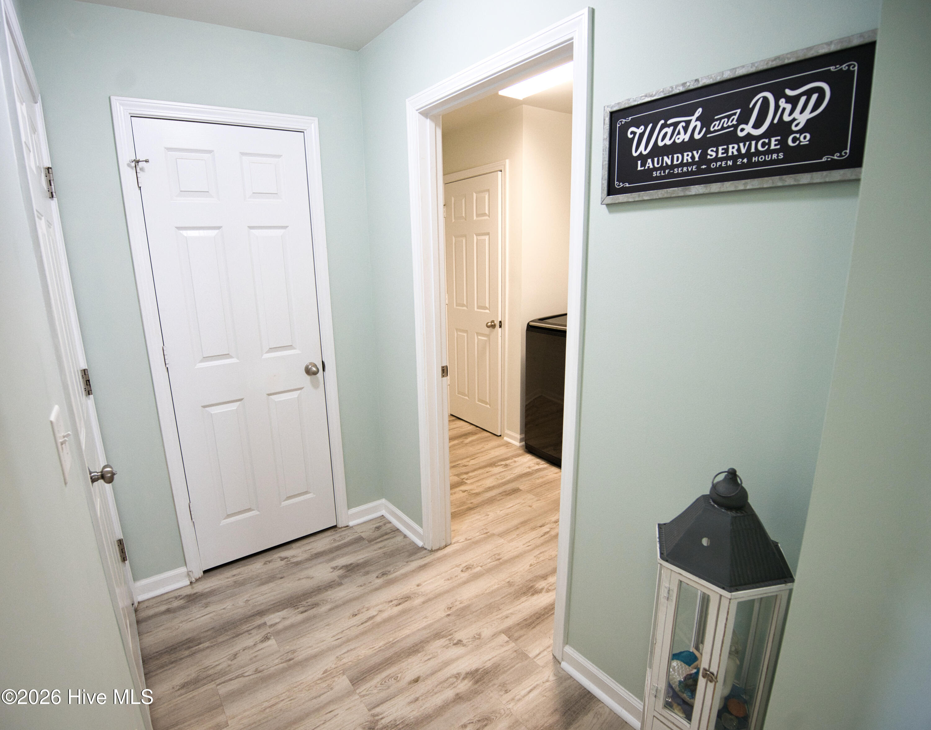 100569889 | Photo 47