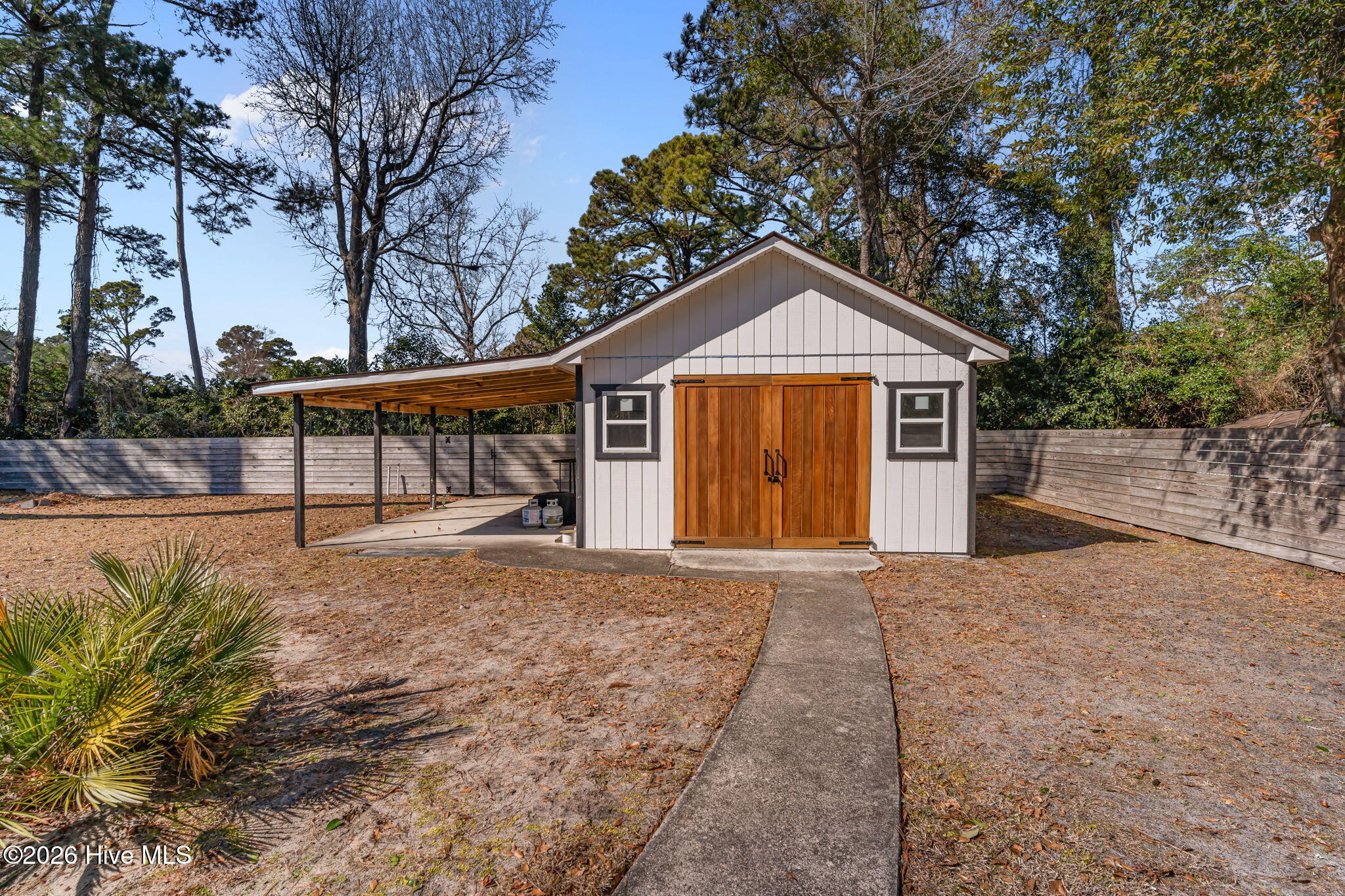 100552311 | Photo 43