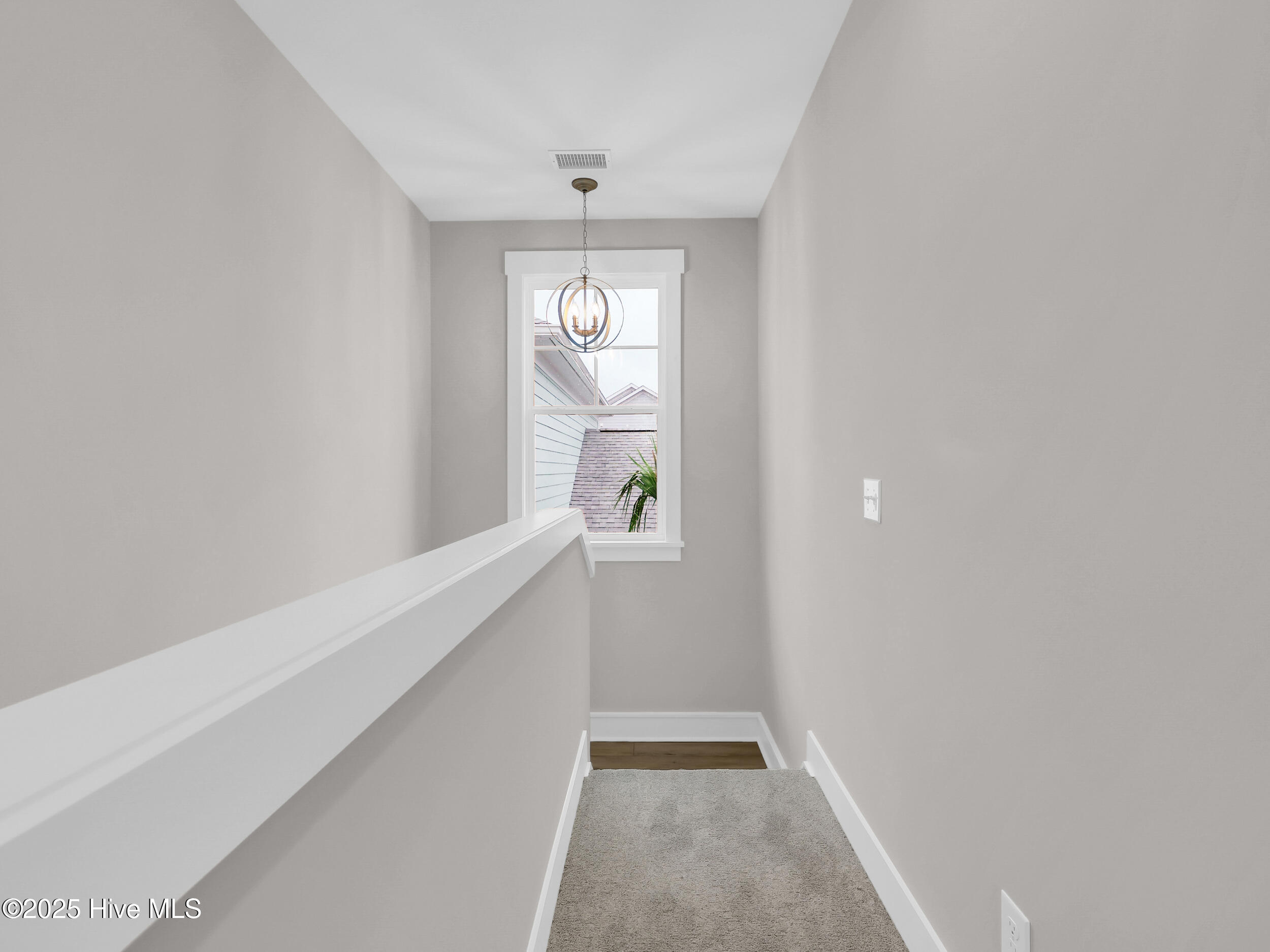 100533655 | Photo 34