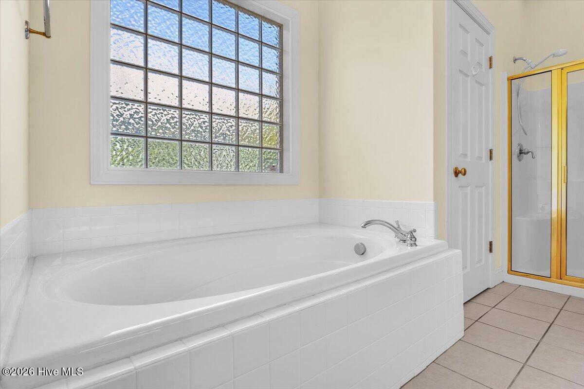 100569829 | Photo 50