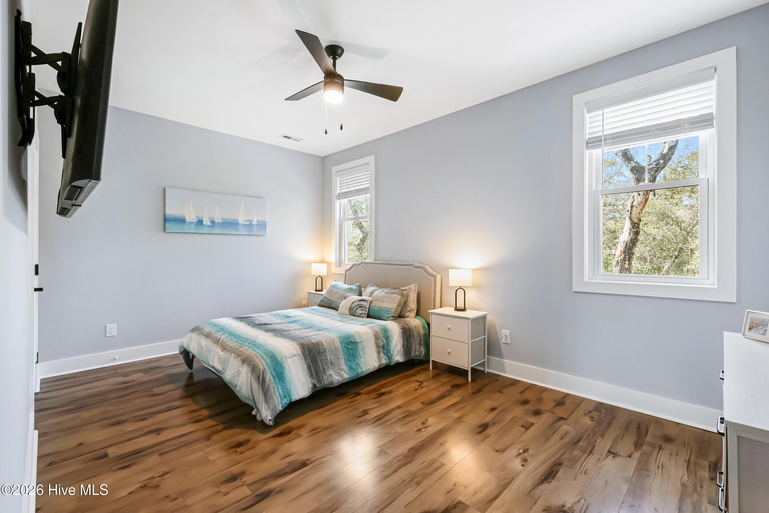 100558467 | Photo 14