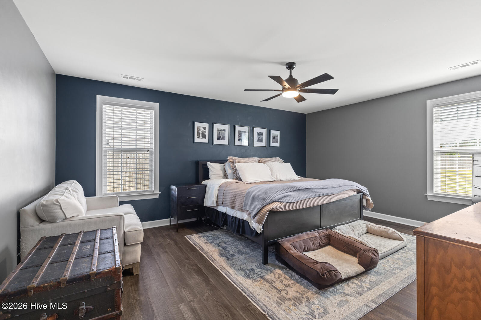 100569280 | Photo 23