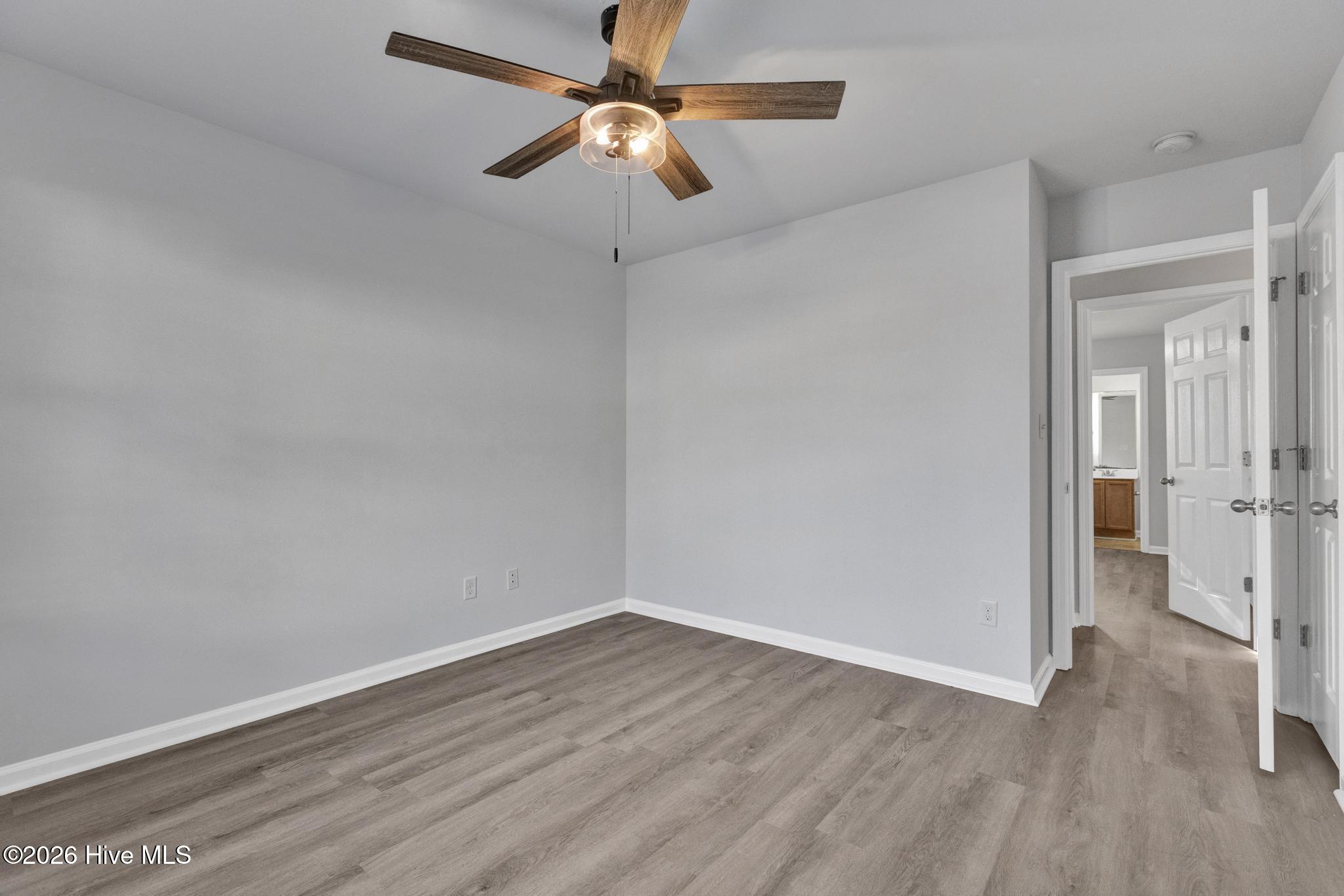 100567665 | Photo 14