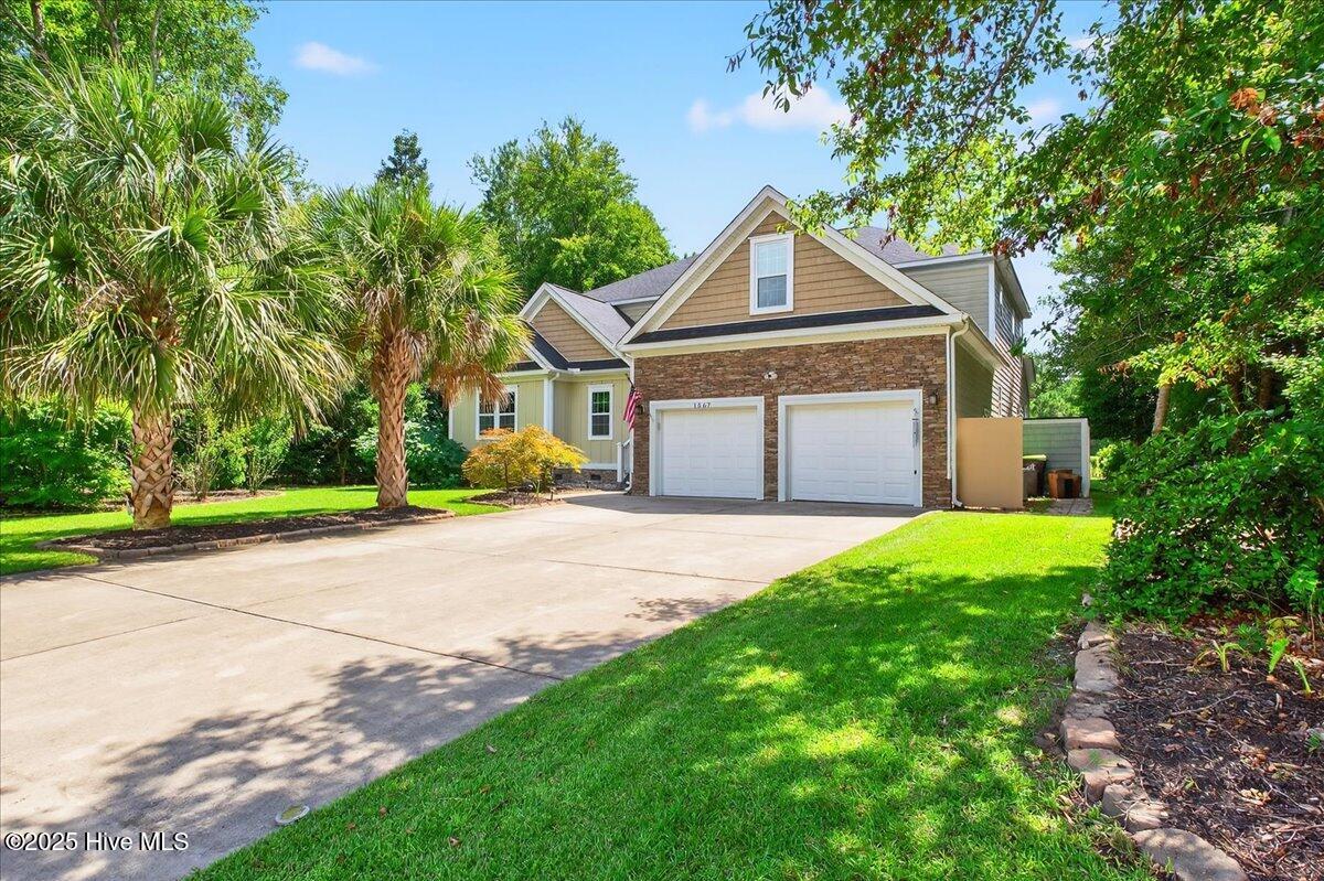 100523832 | Photo 15