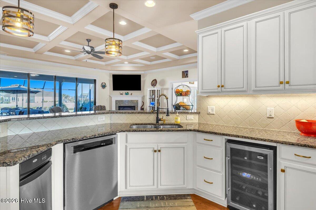 100553917 | Photo 22