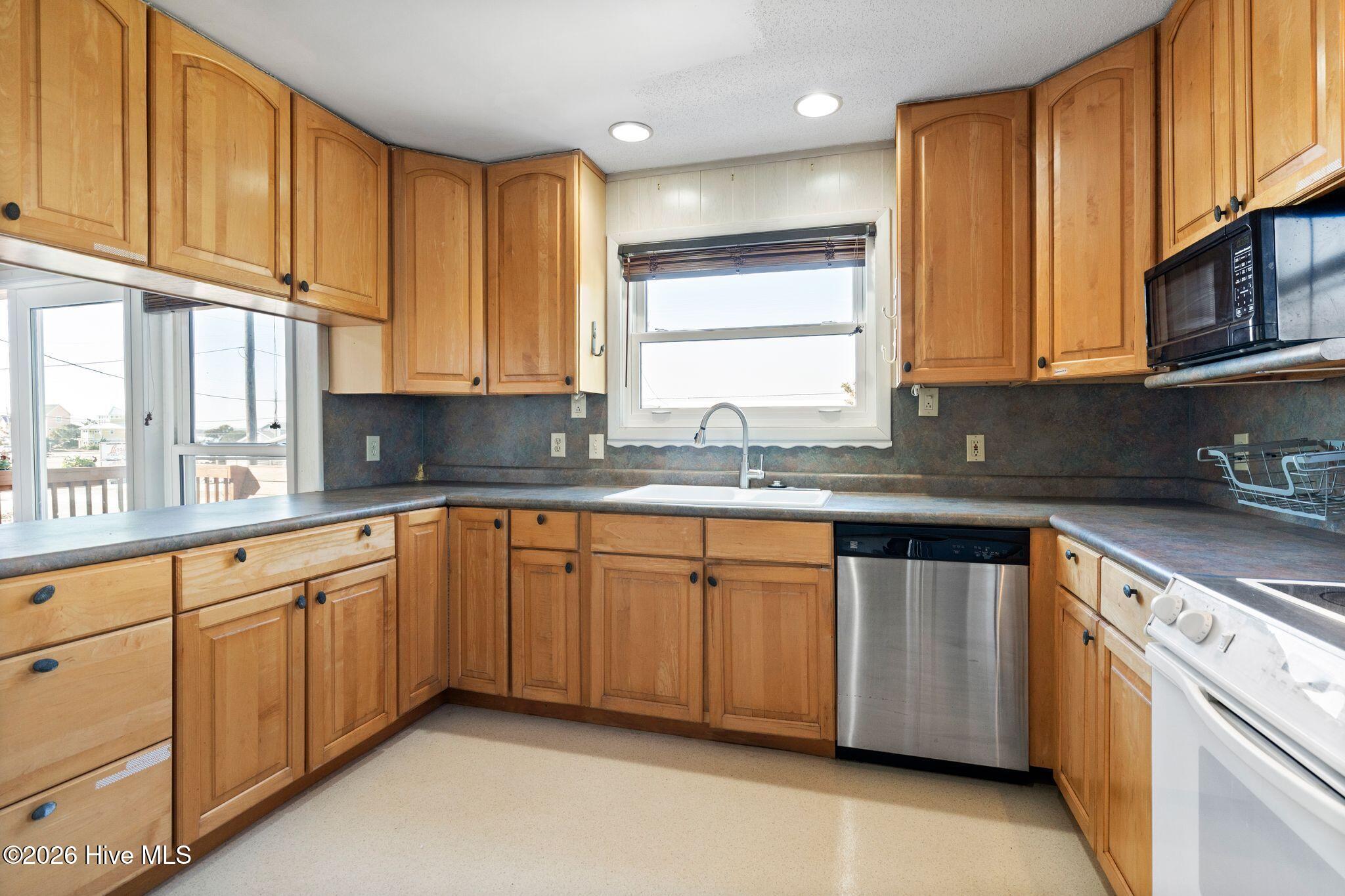 714 Ocean Boulevard, Topsail Beach, NC, 28445