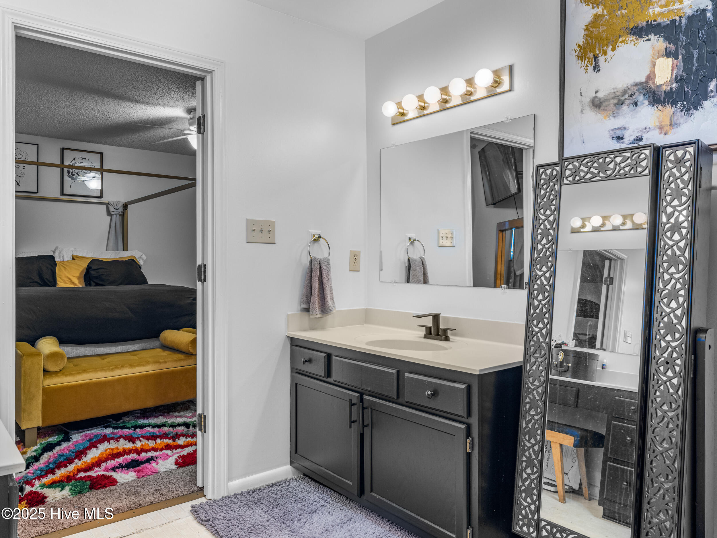 100538354 | Photo 40