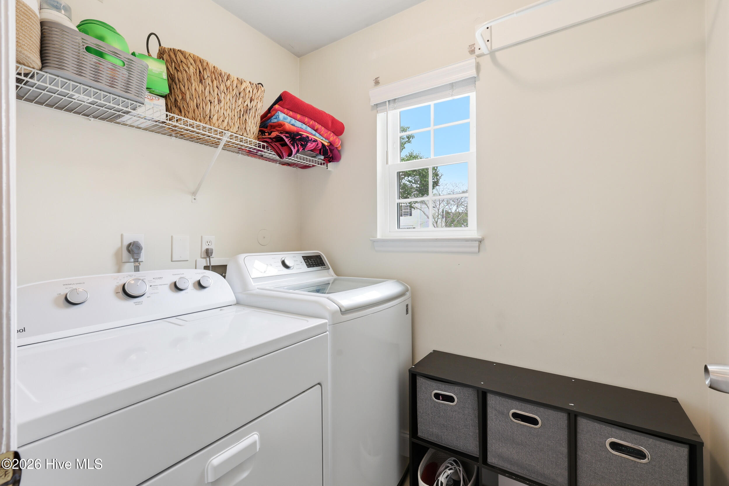 100565857 | Photo 22