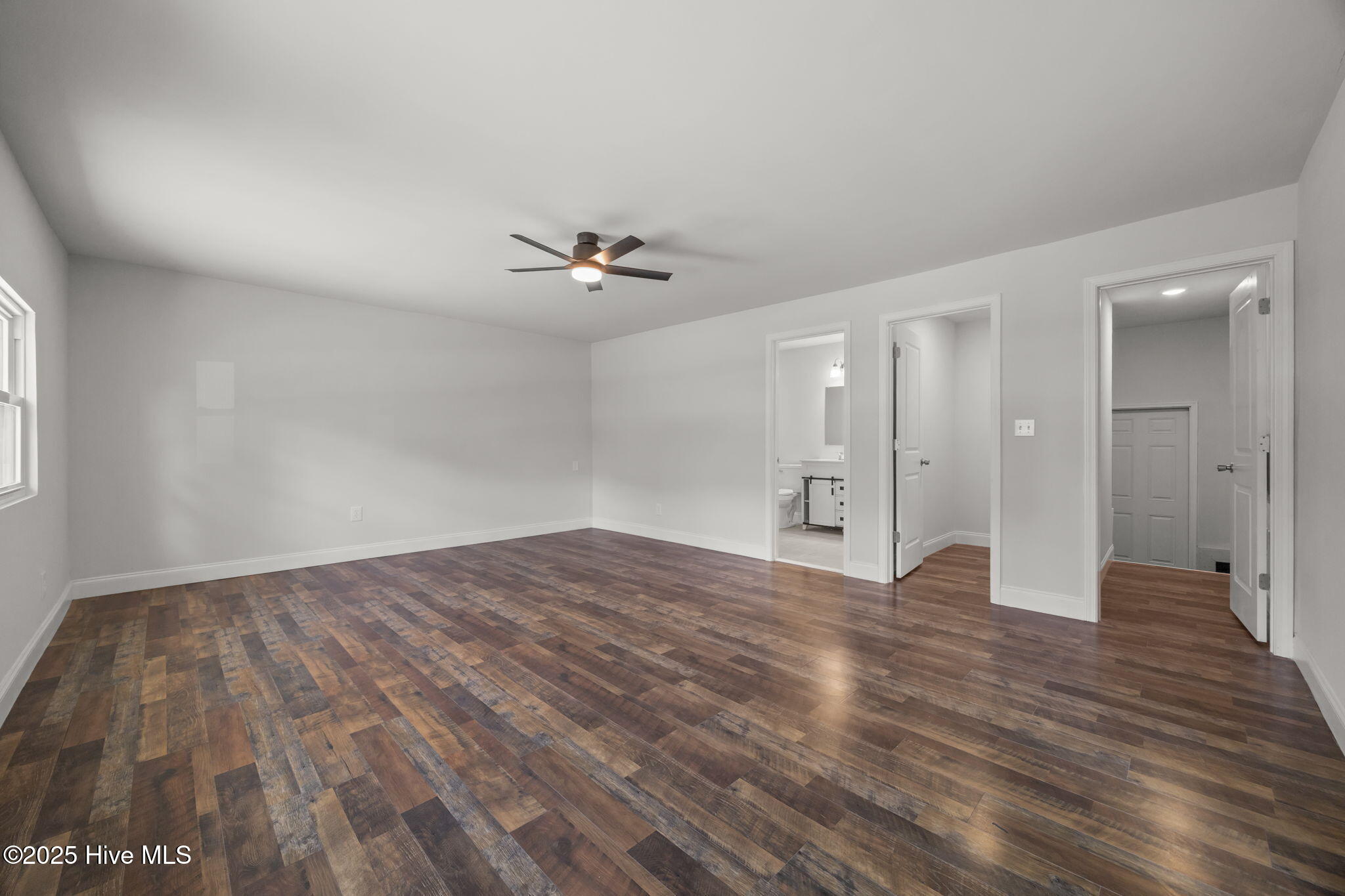 100544874 | Photo 27