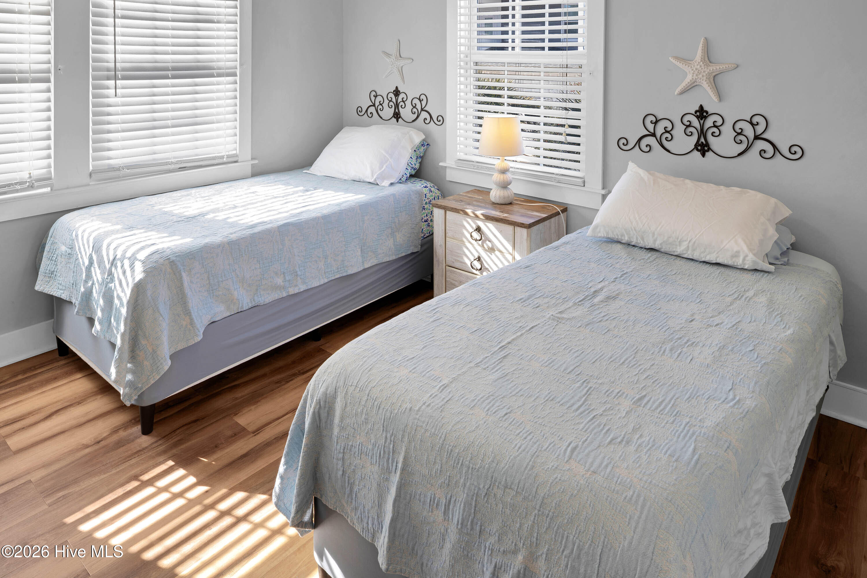 100550780 | Photo 10