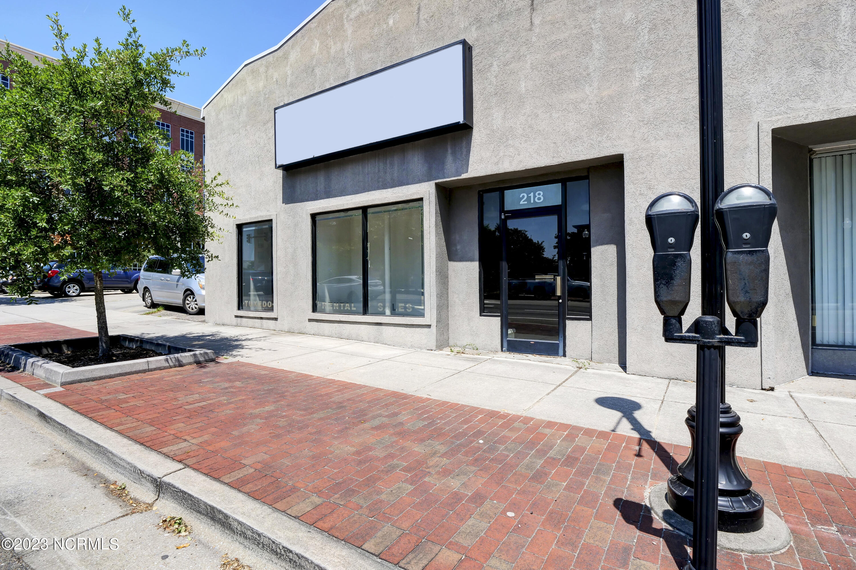 100389934 | Photo 13