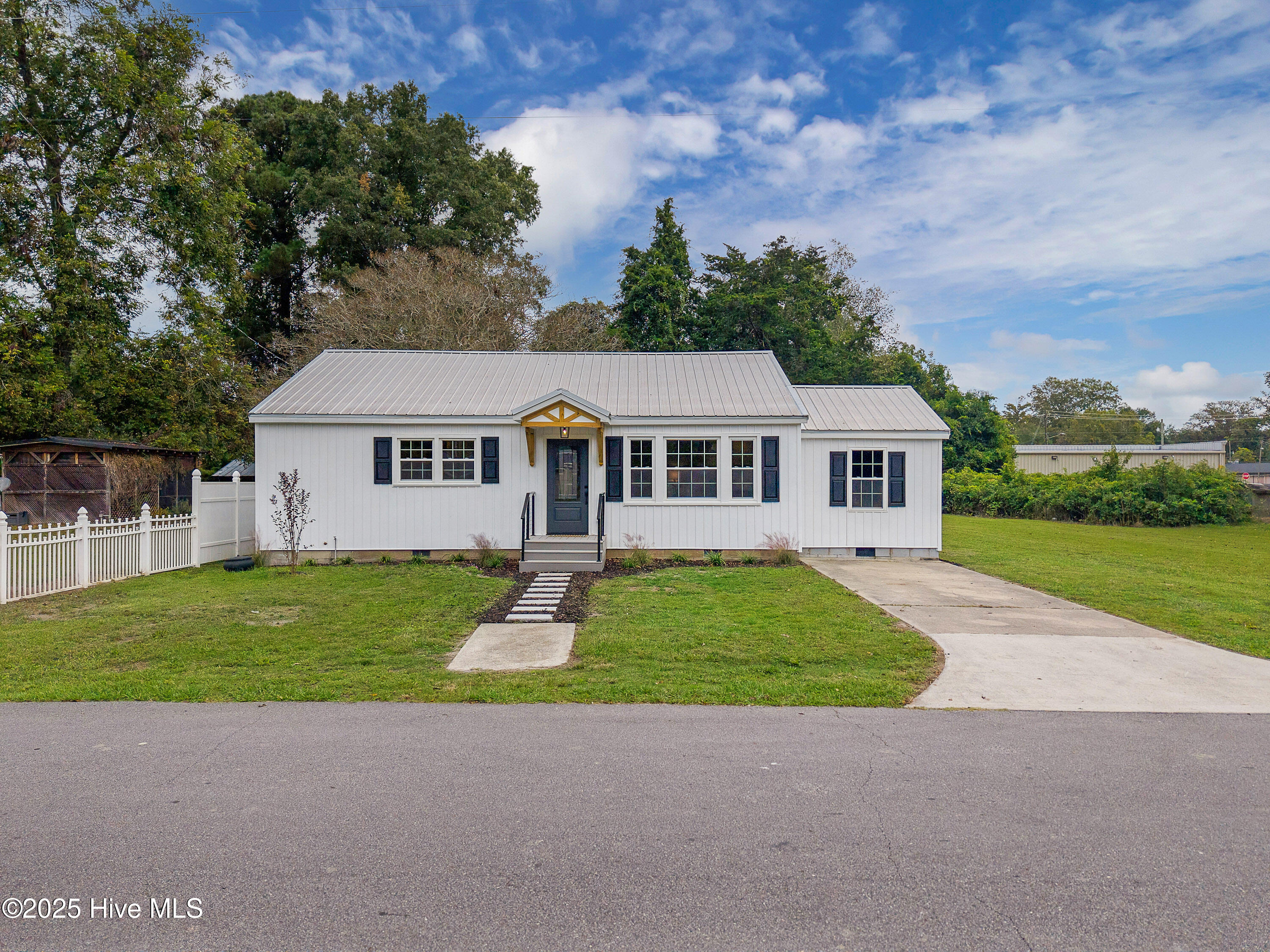 313 First Avenue,Vanceboro