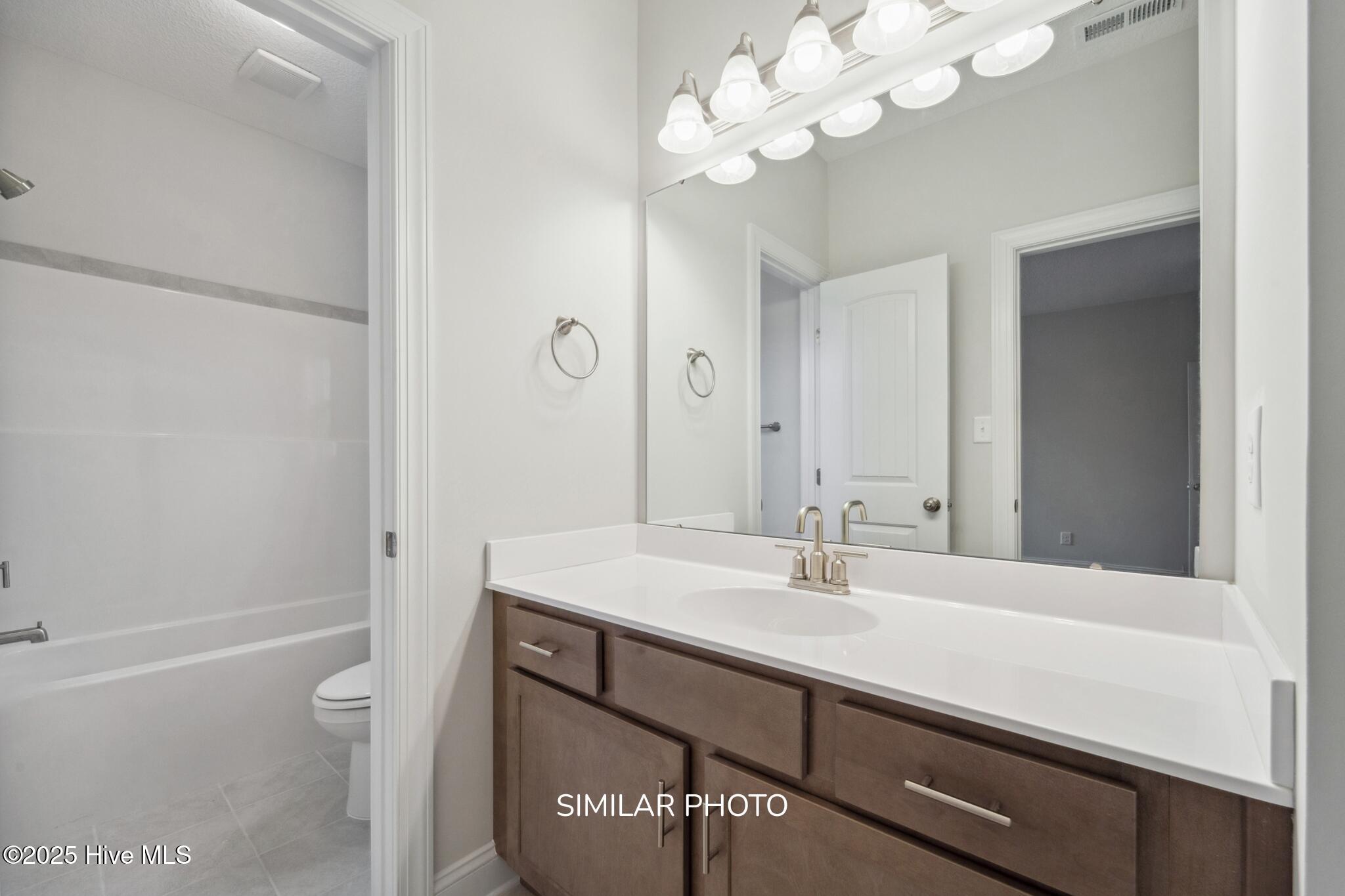 100519948 | Photo 26