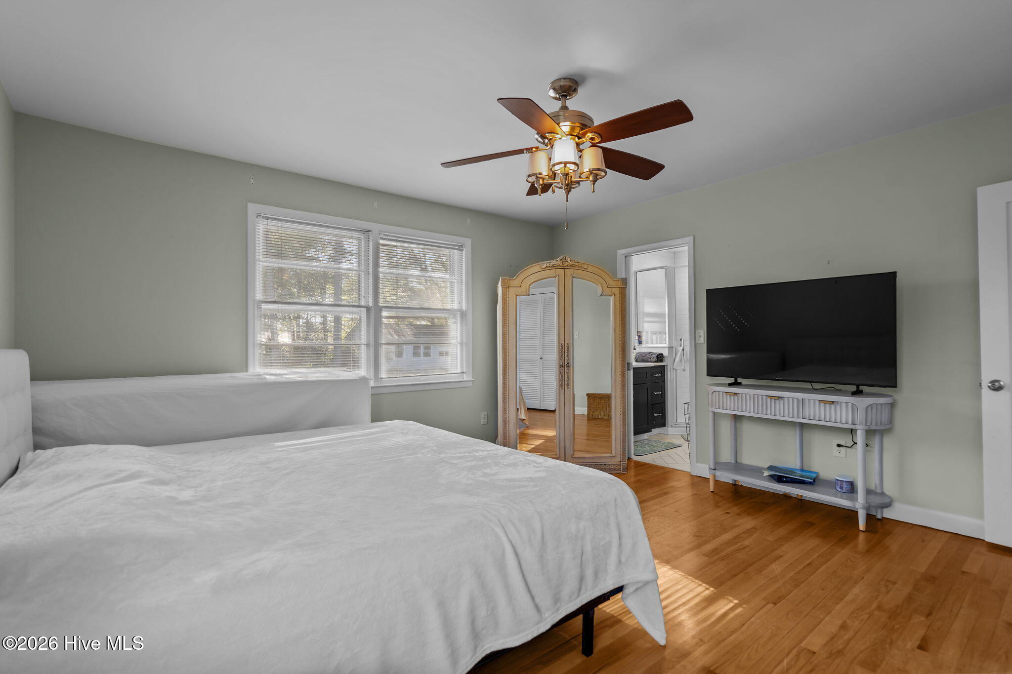 100525803 | Photo 30