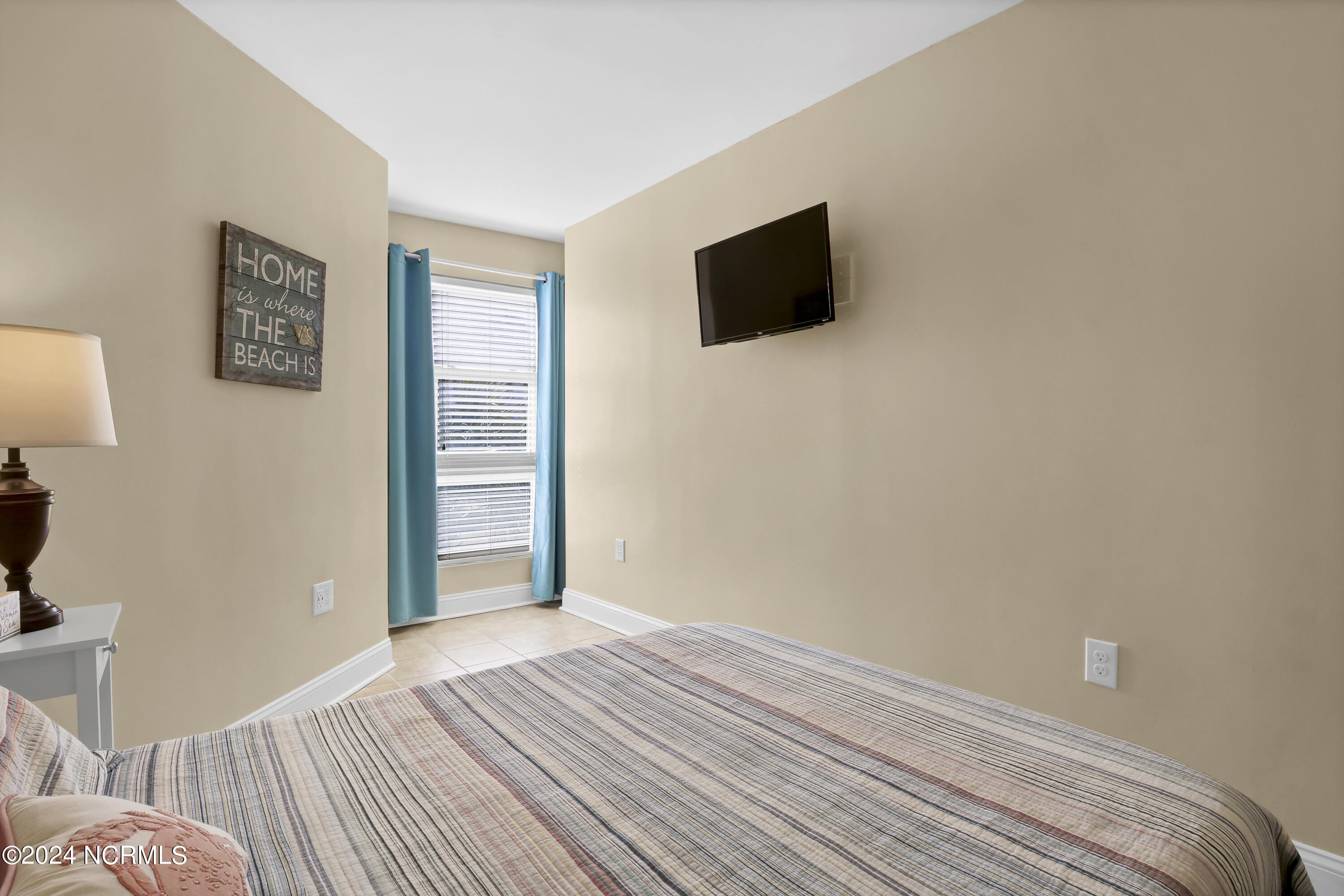 100456088 | Photo 24