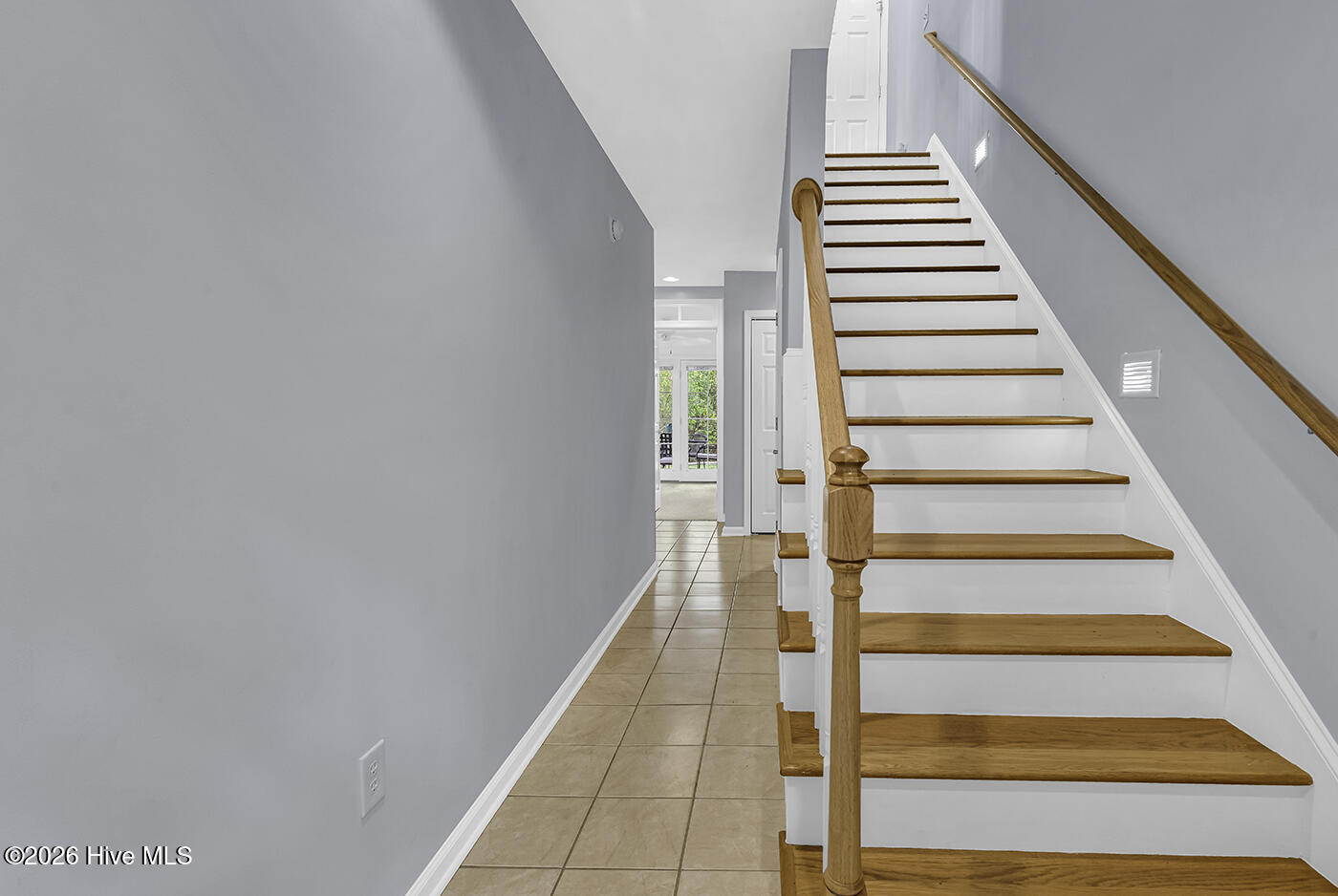 100566110 | Photo 15