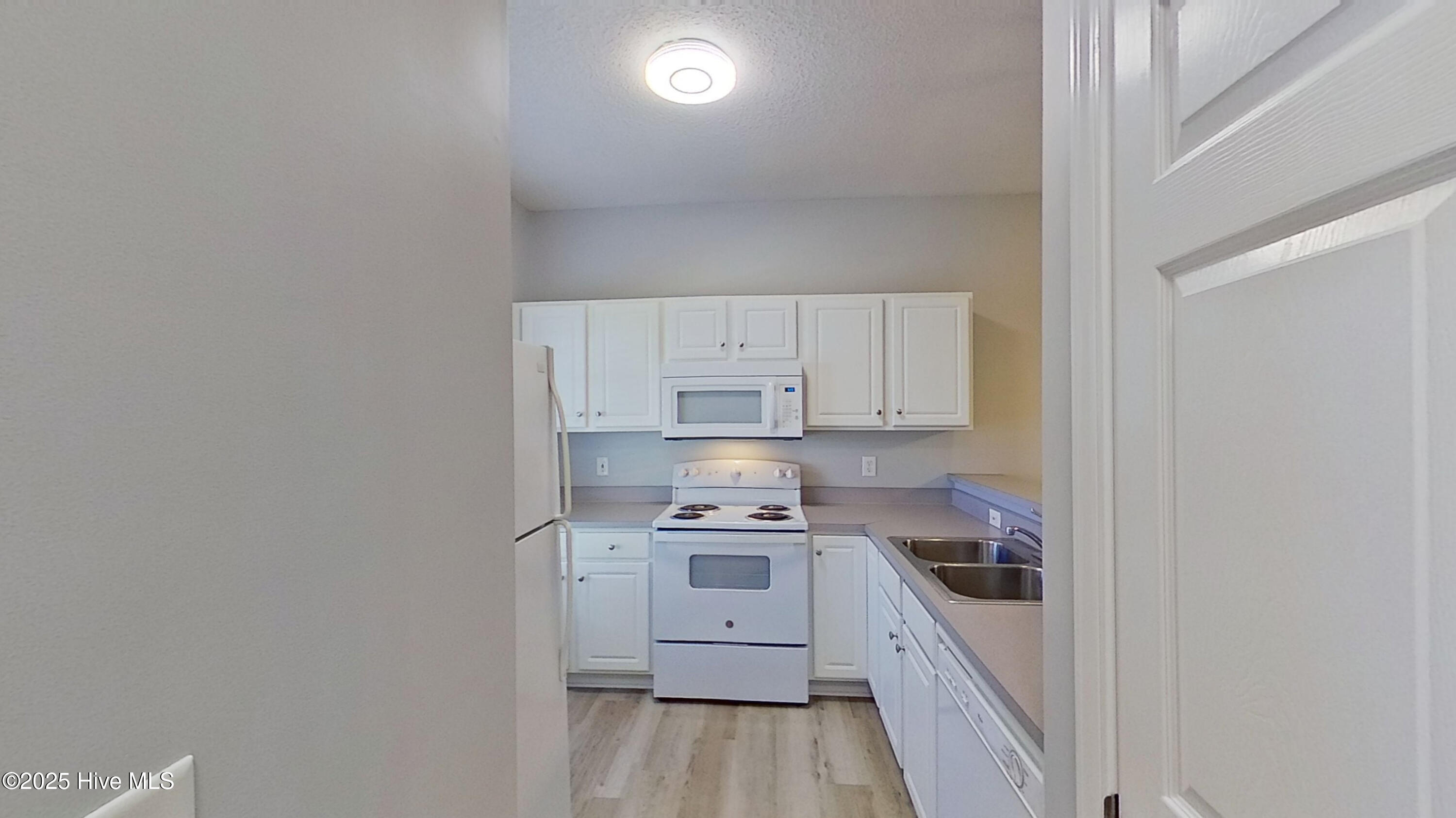 4613 Mcclelland Drive UNIT F-104, Wilmington, NC, 28405