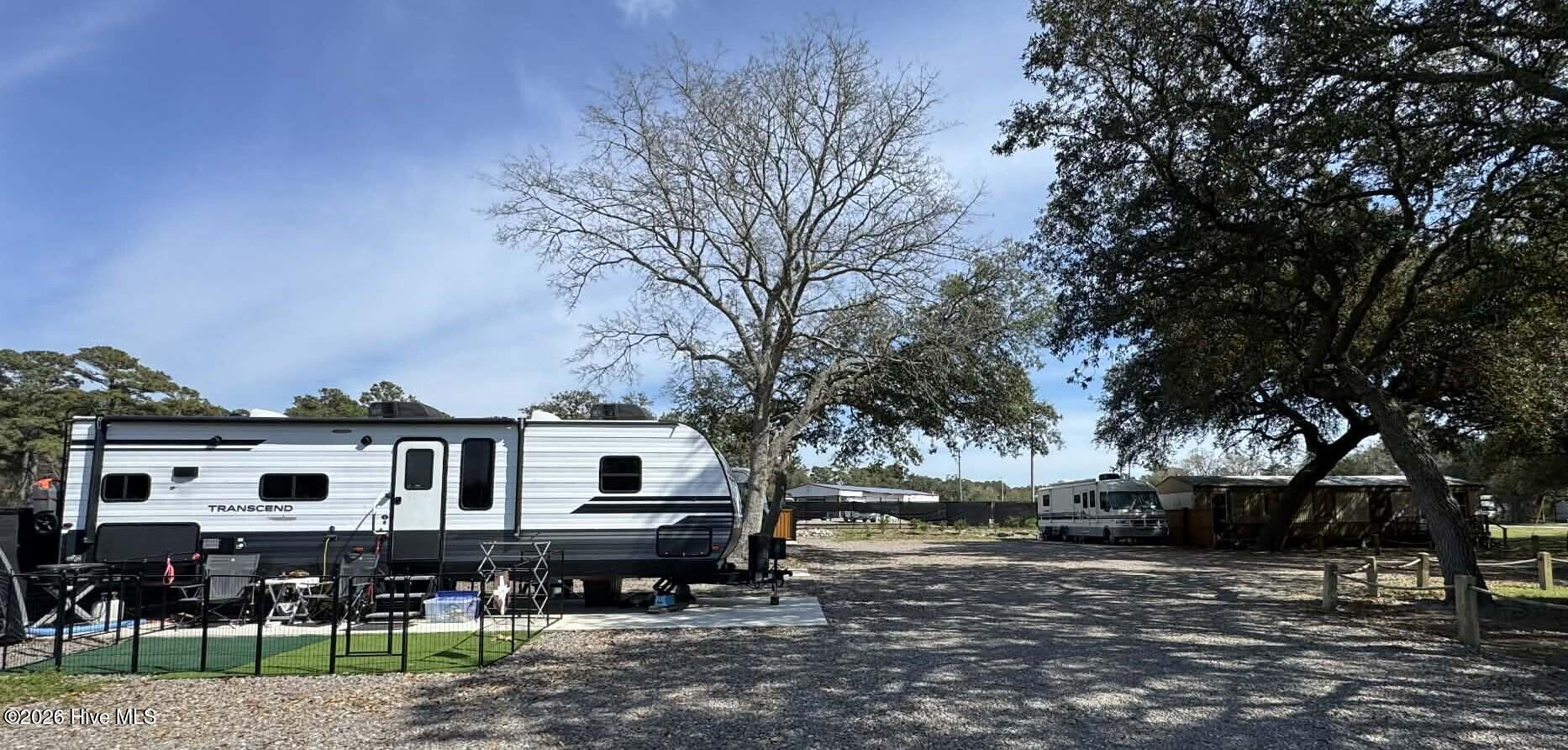 100561938 | Photo 13