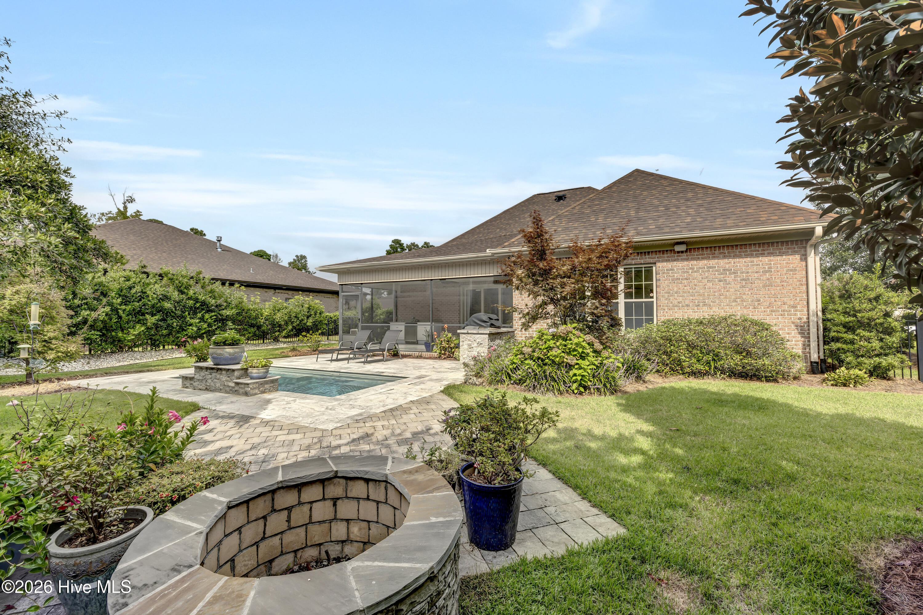 100555264 | Photo 45