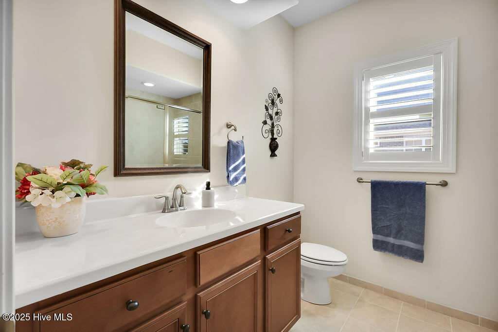 100544404 | Photo 28