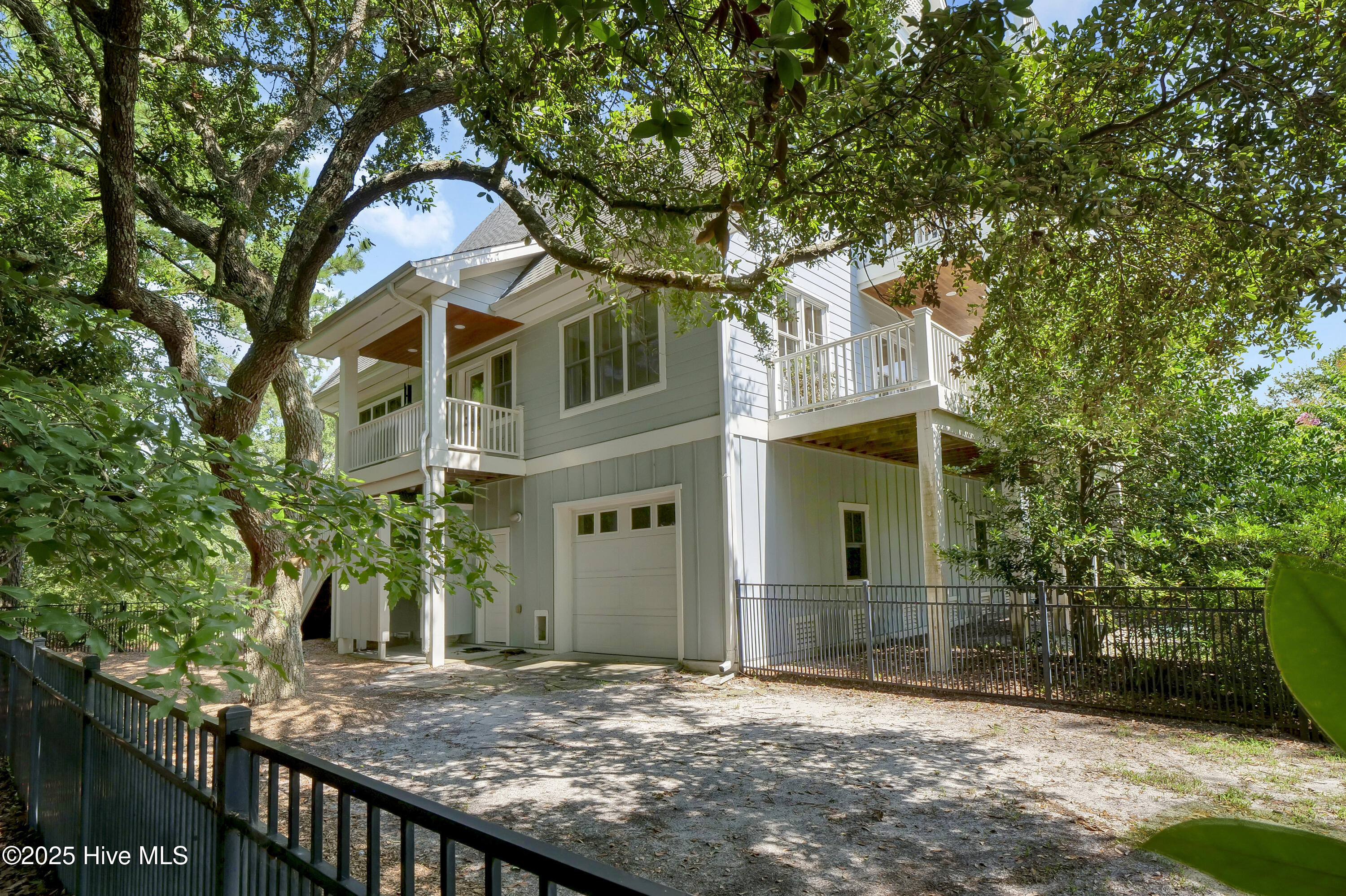 100528059 | Photo 51