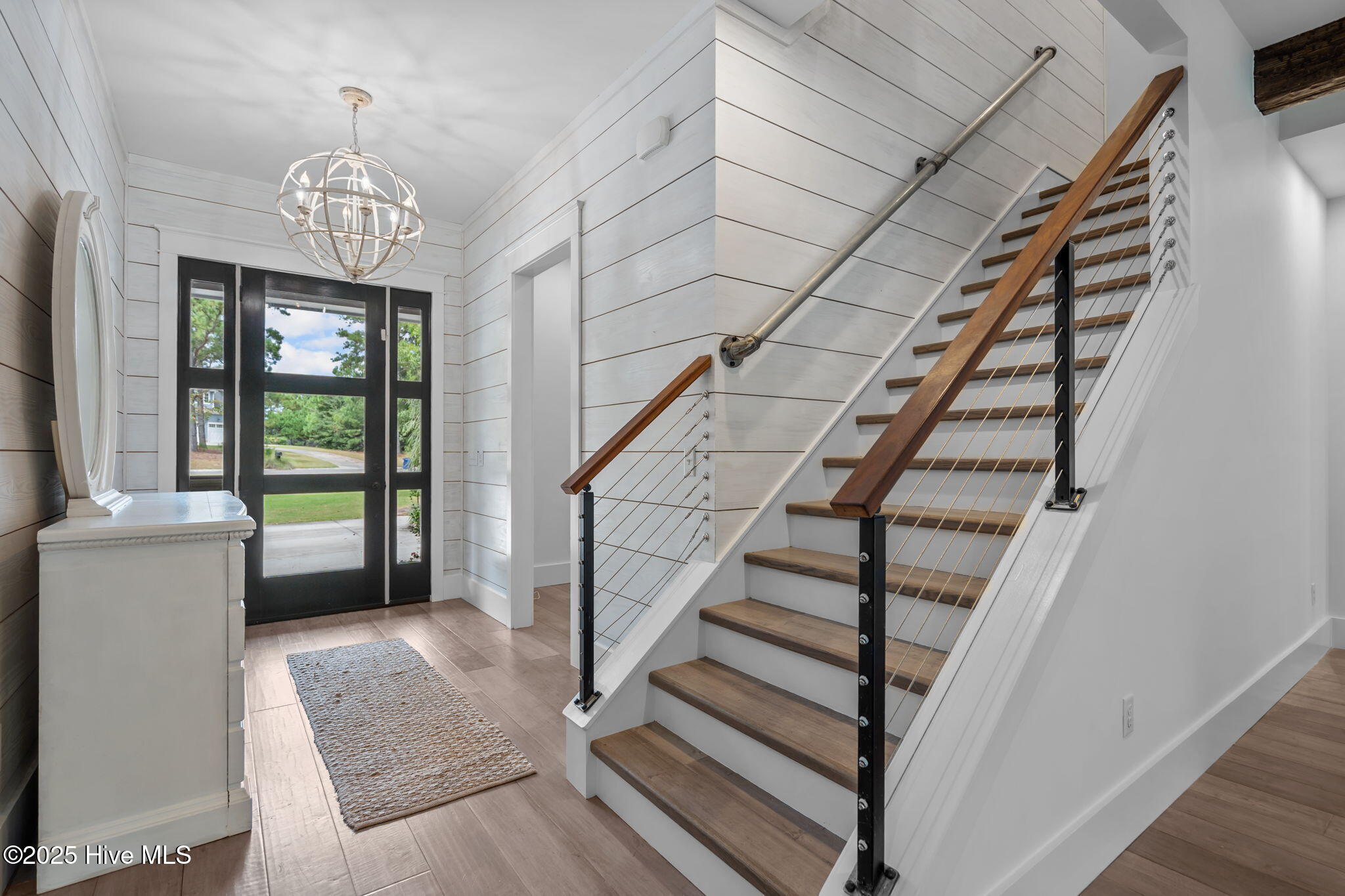 100532333 | Photo 41