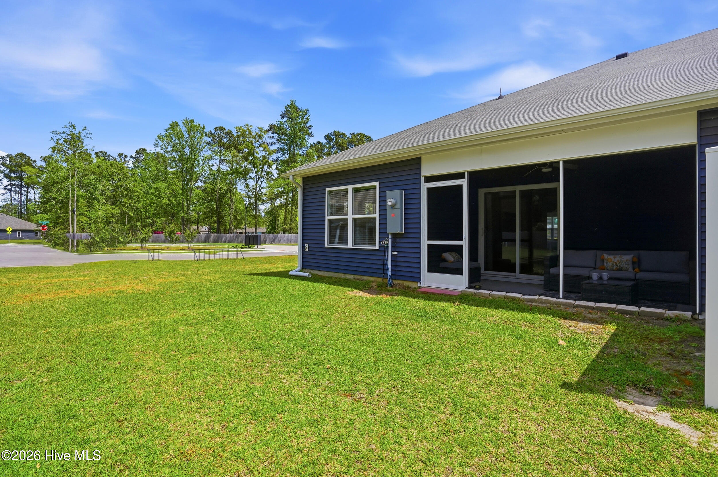 100566288 | Photo 28