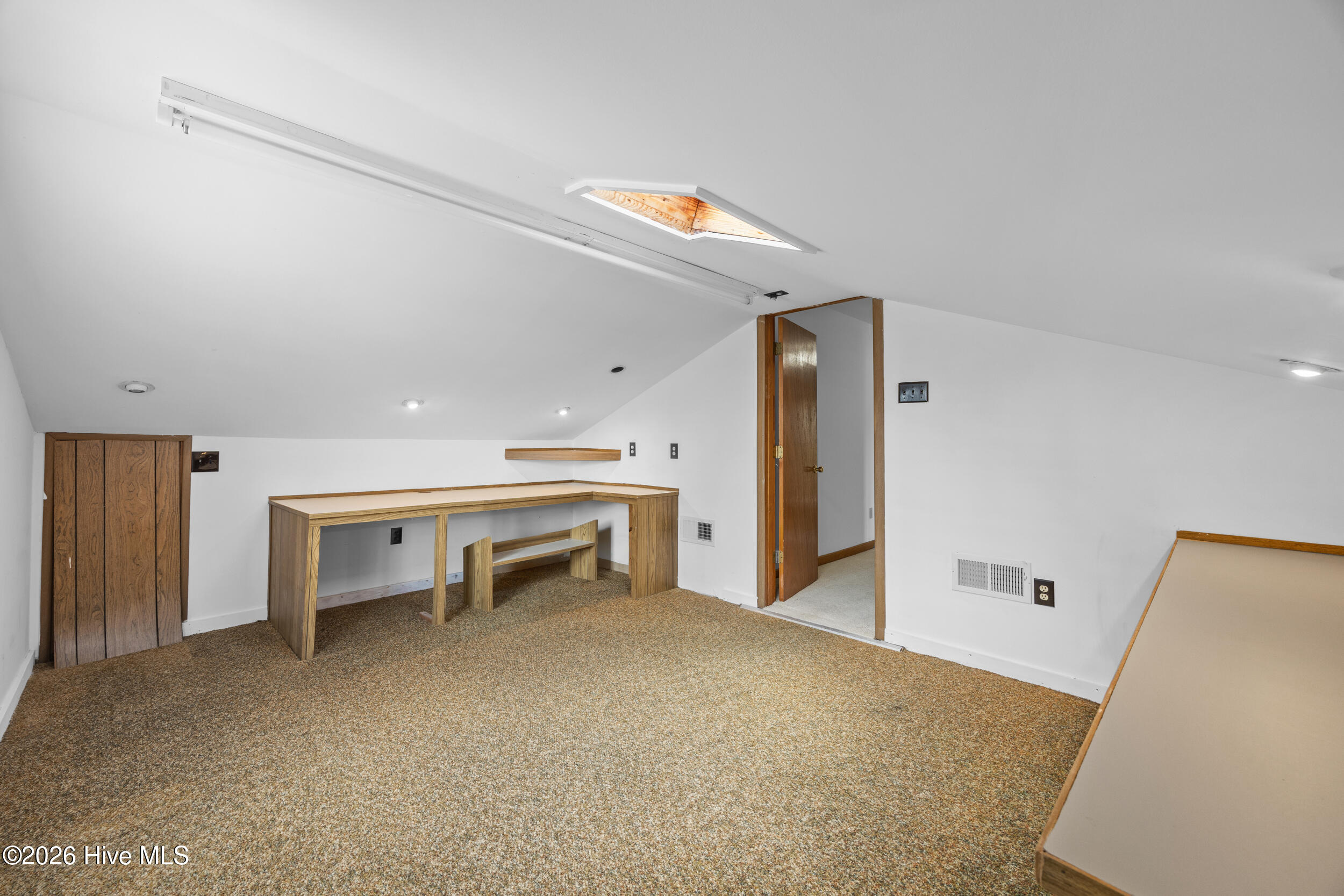 100564619 | Photo 26