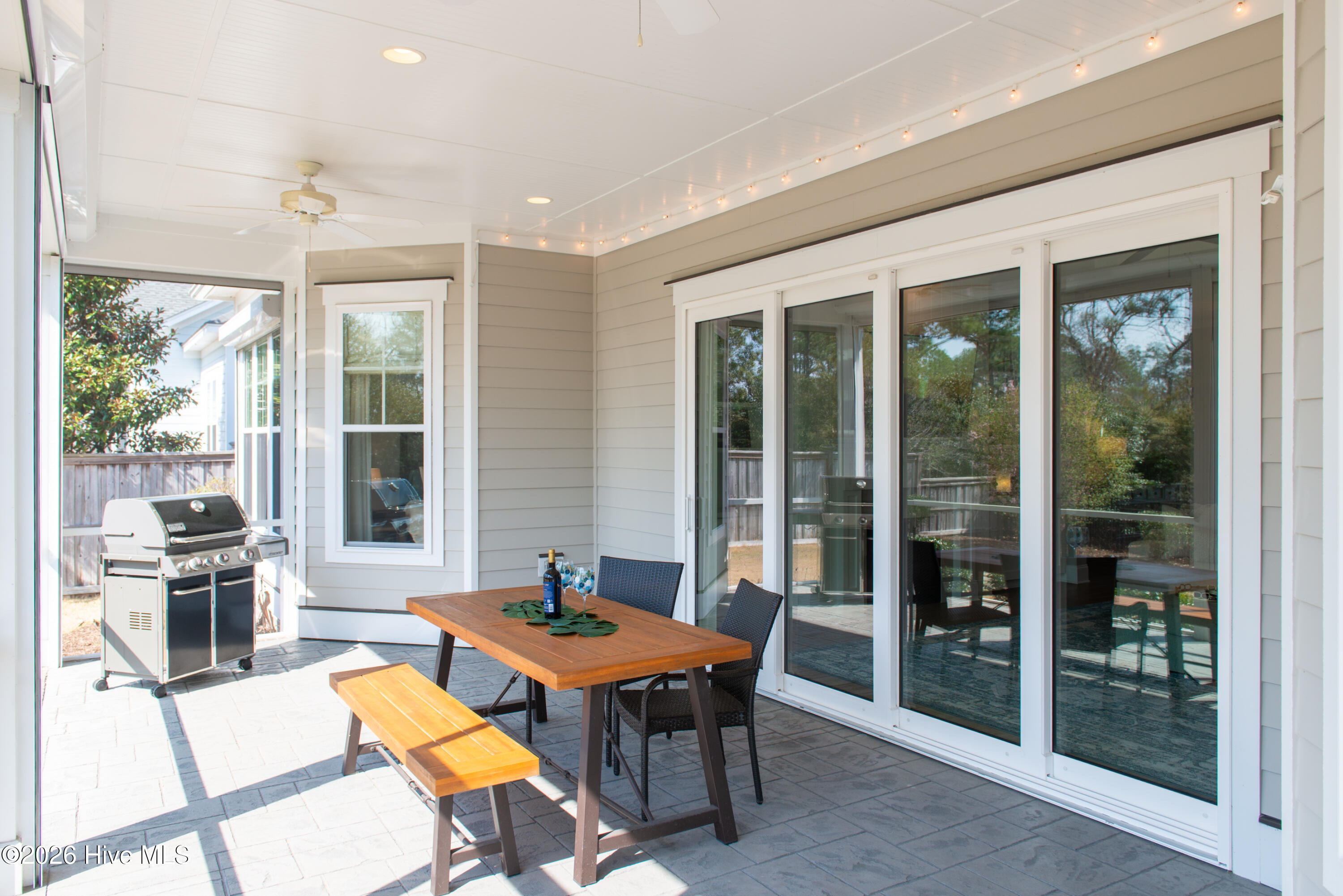 100560299 | Photo 72