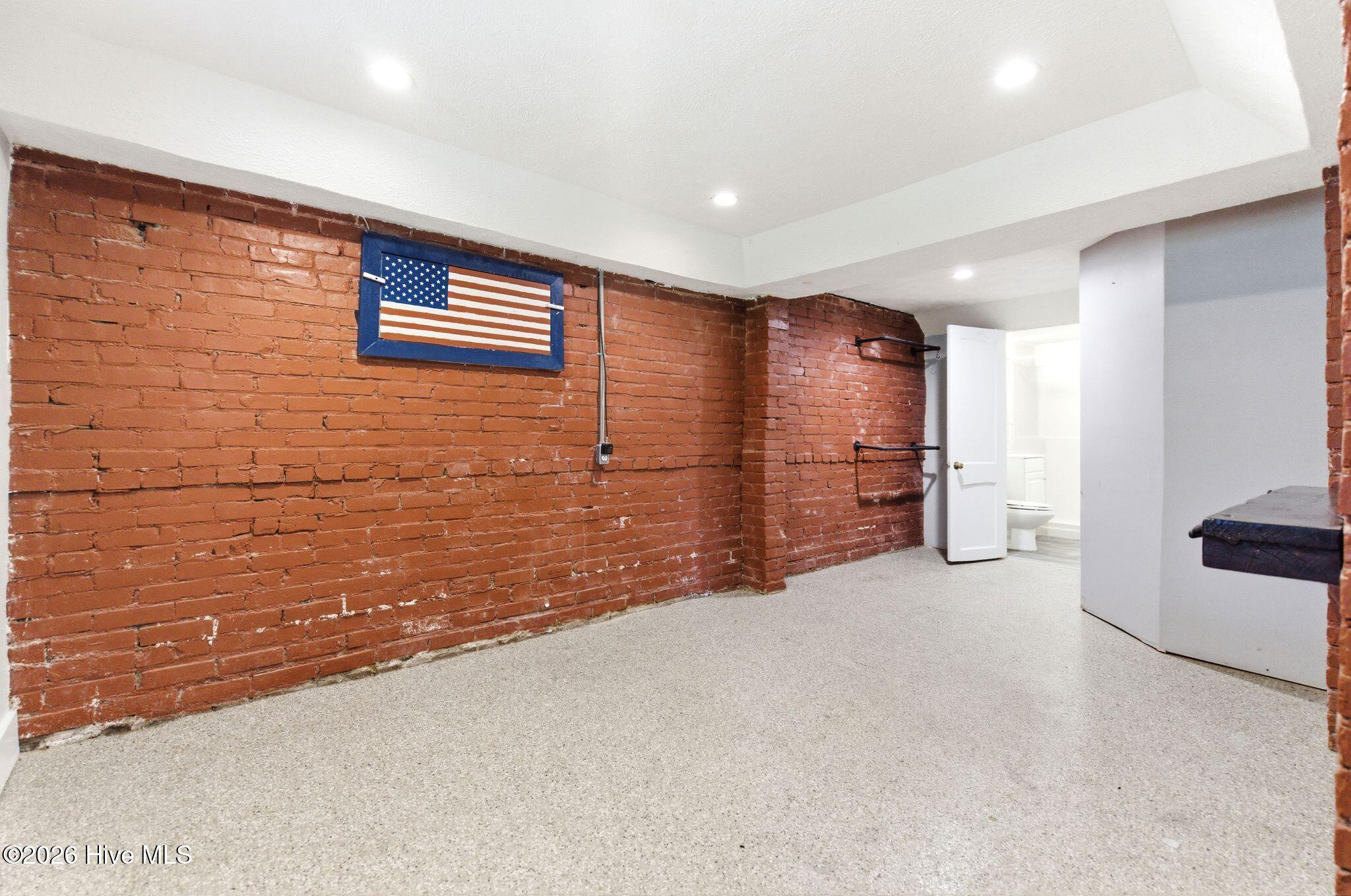 100565757 | Photo 60