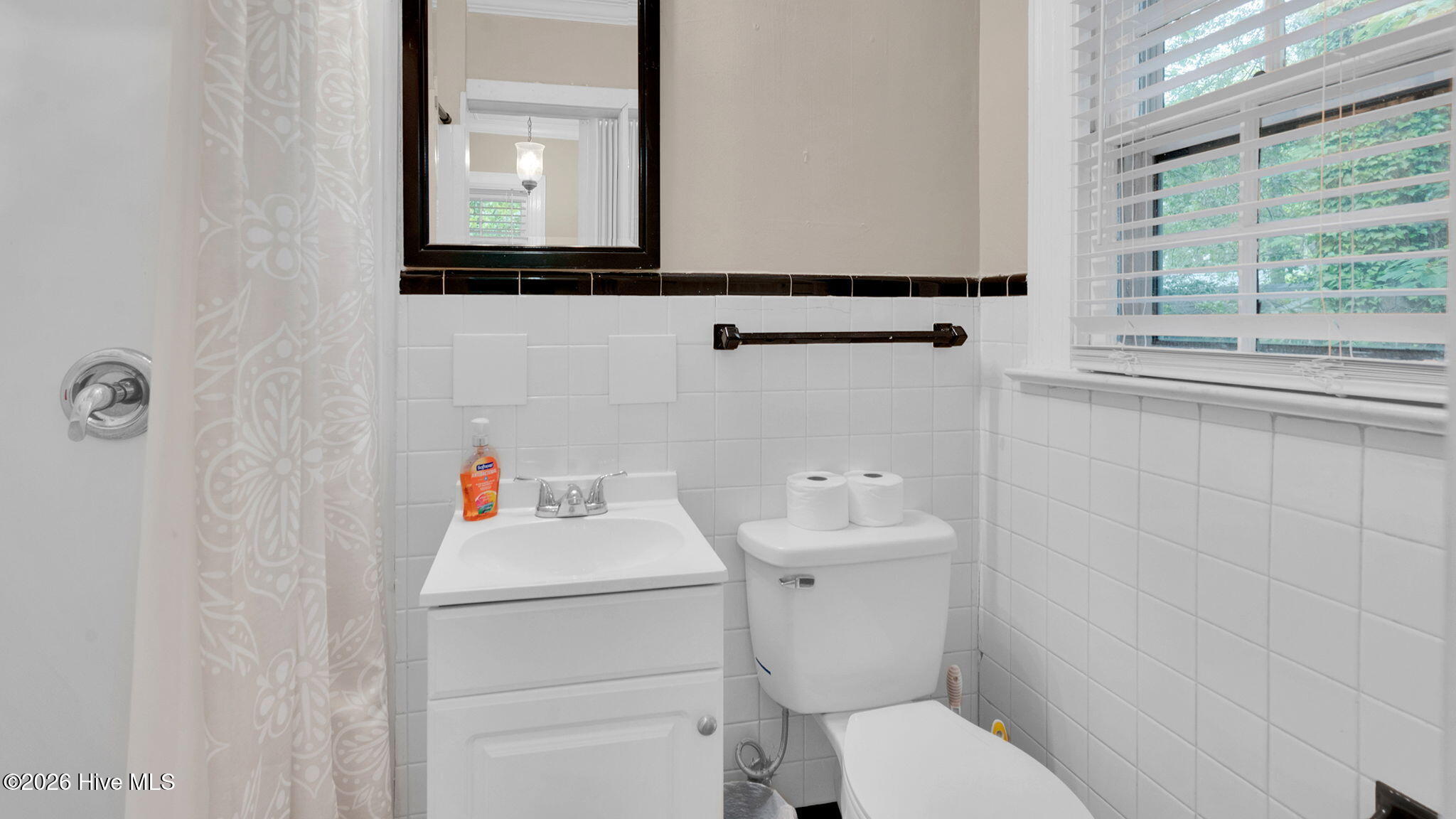 15-web-or-mls-1902 Sherwood Drive-16