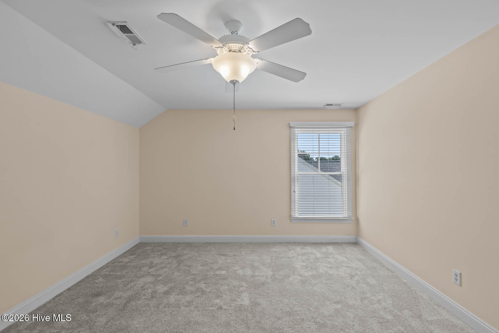 100552363 | Photo 56