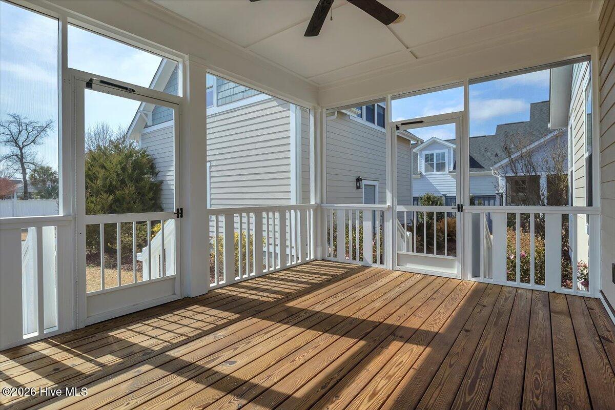 100558839 | Photo 53