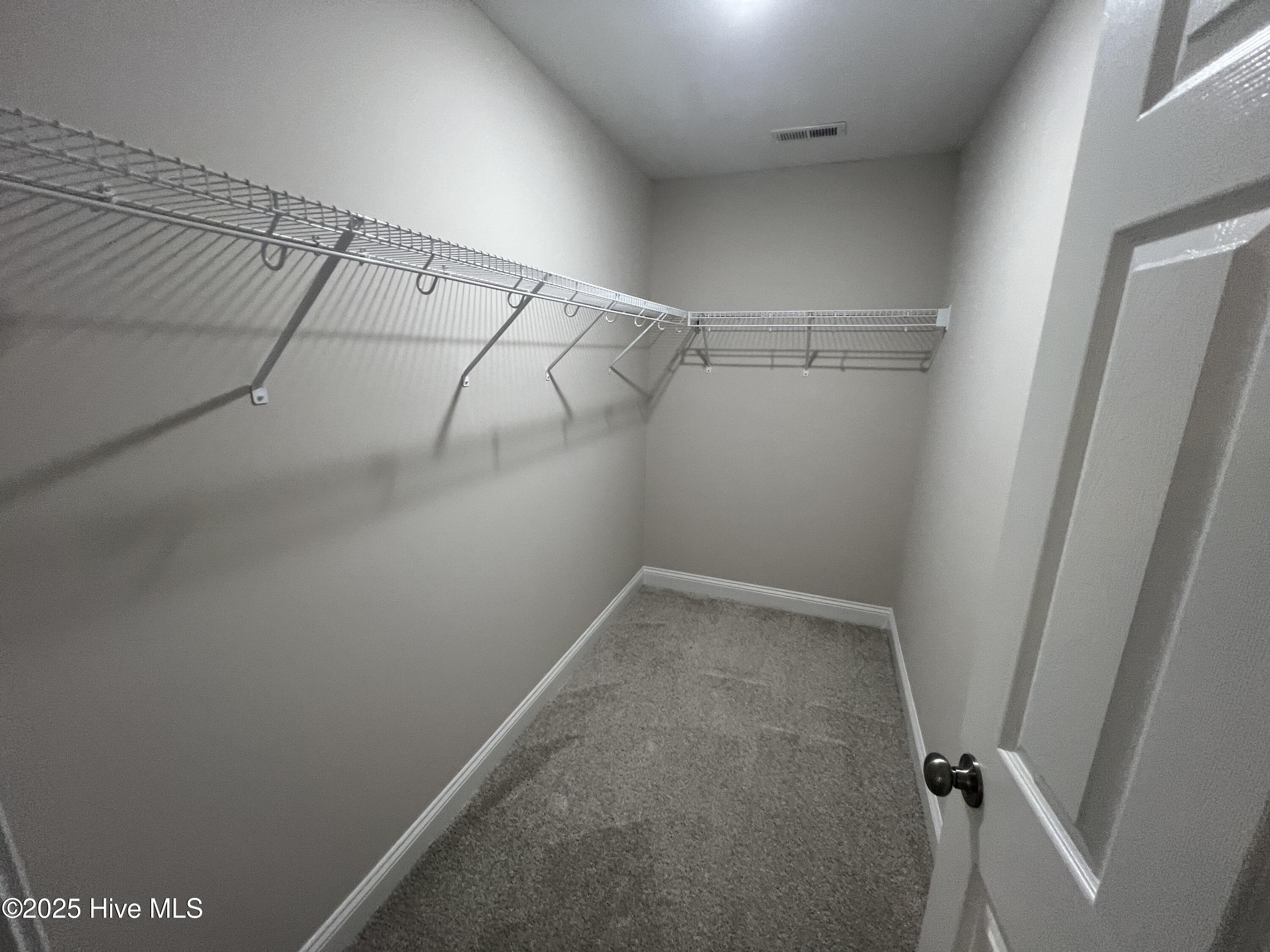 100544968 | Photo 17