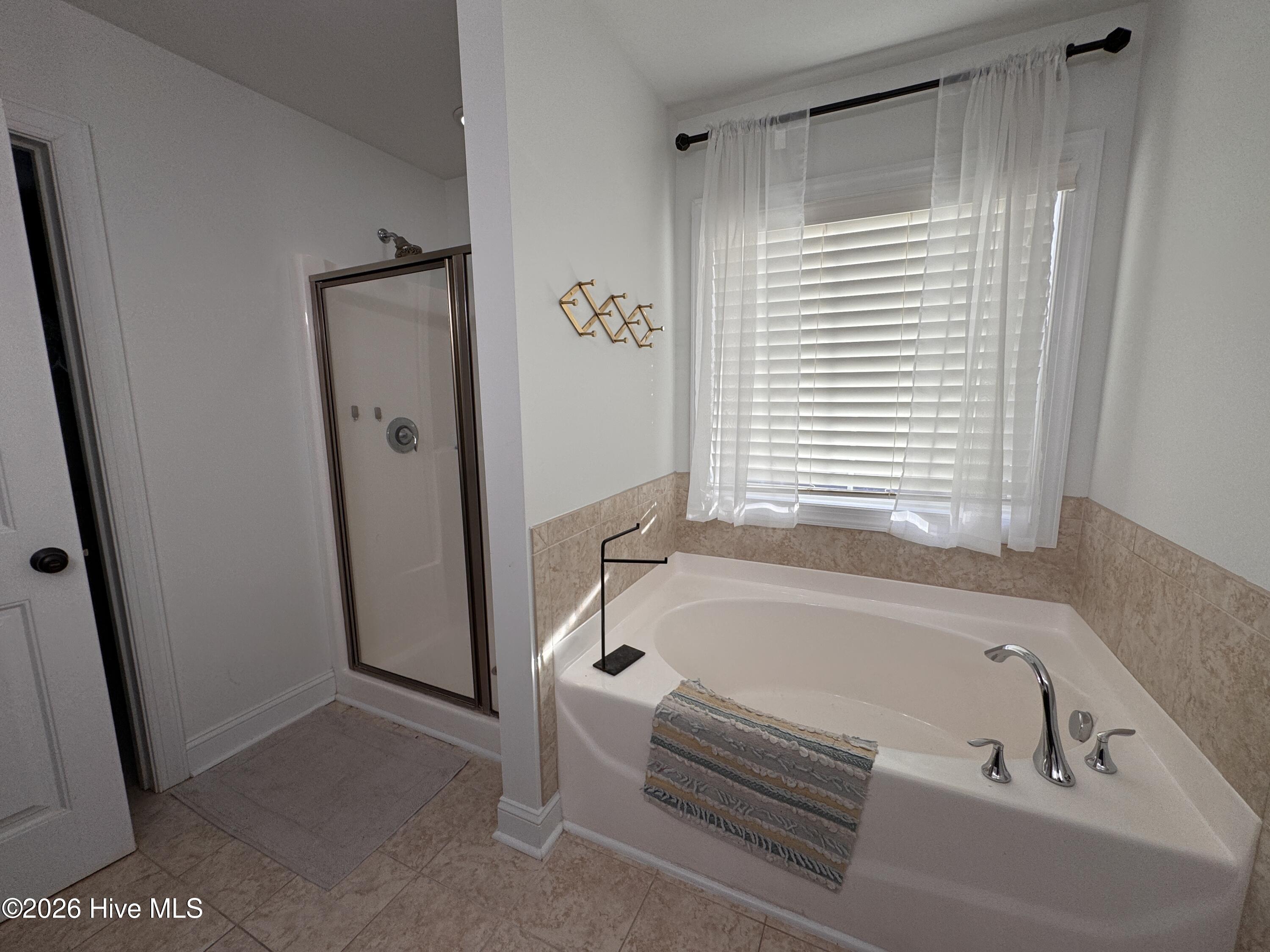 100570096 | Photo 13