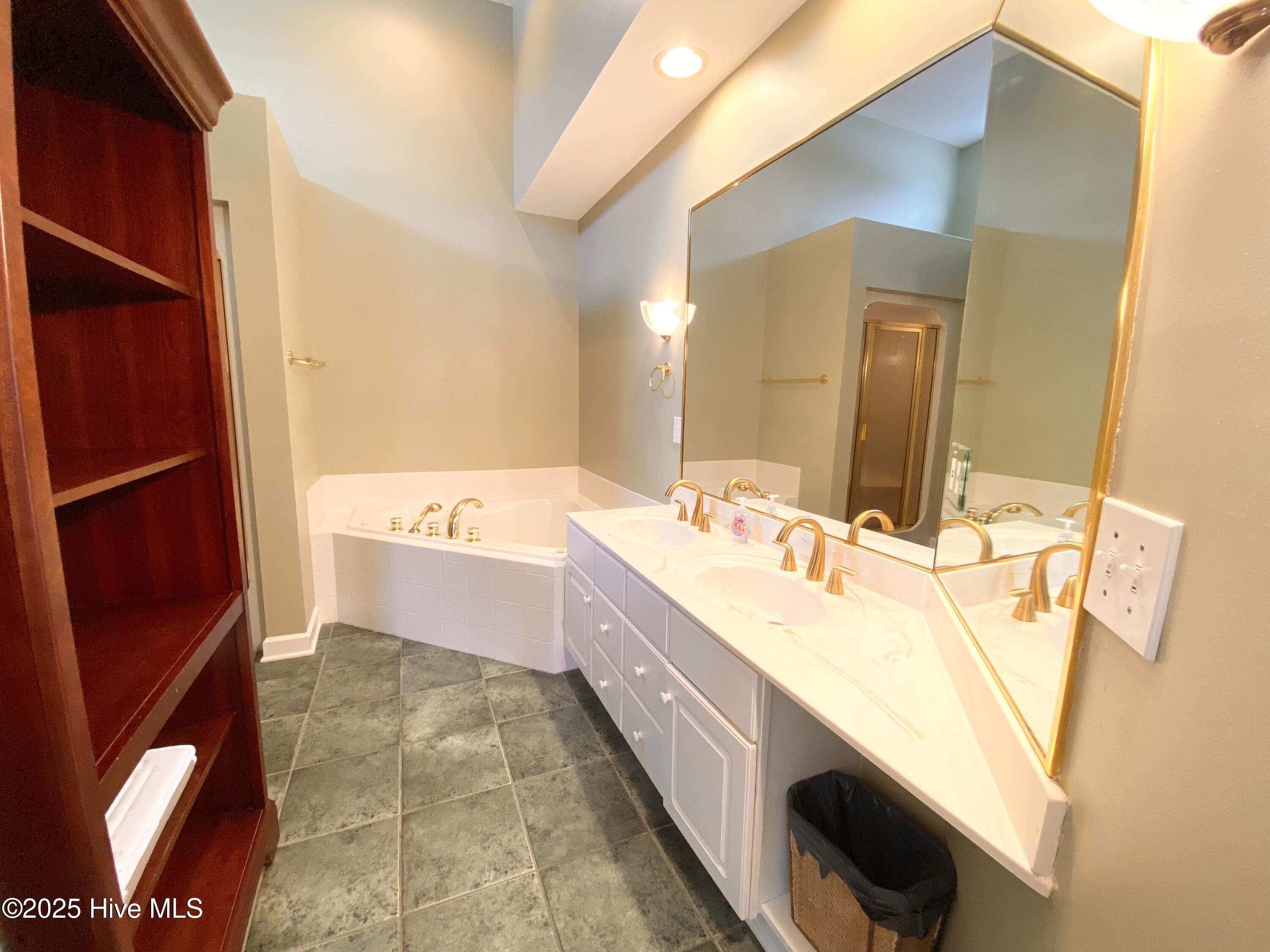 100552494 | Photo 25