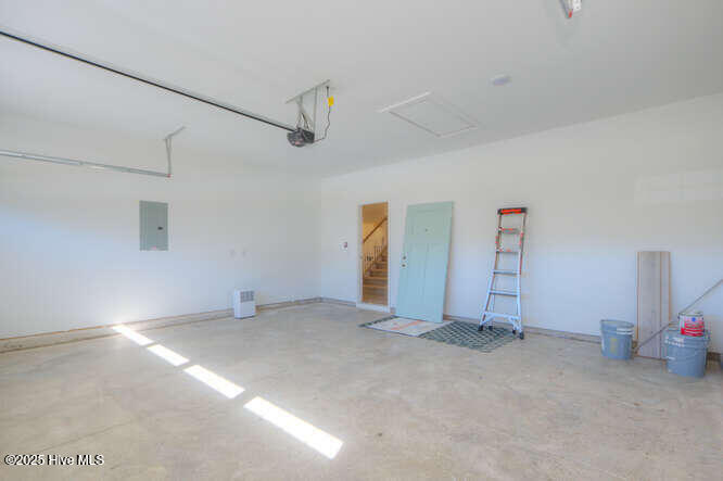 100540645 | Photo 40