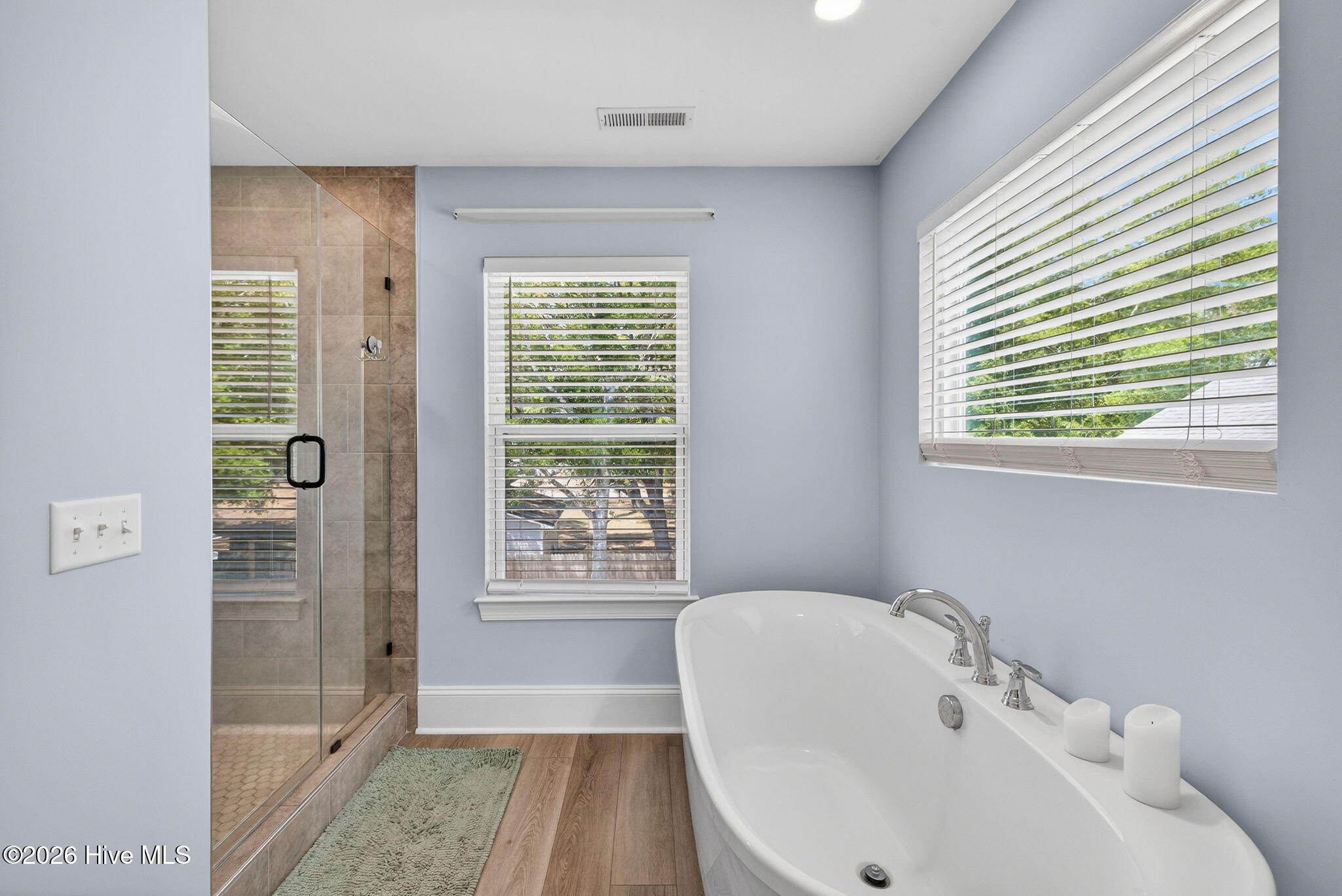 100570587 | Photo 37