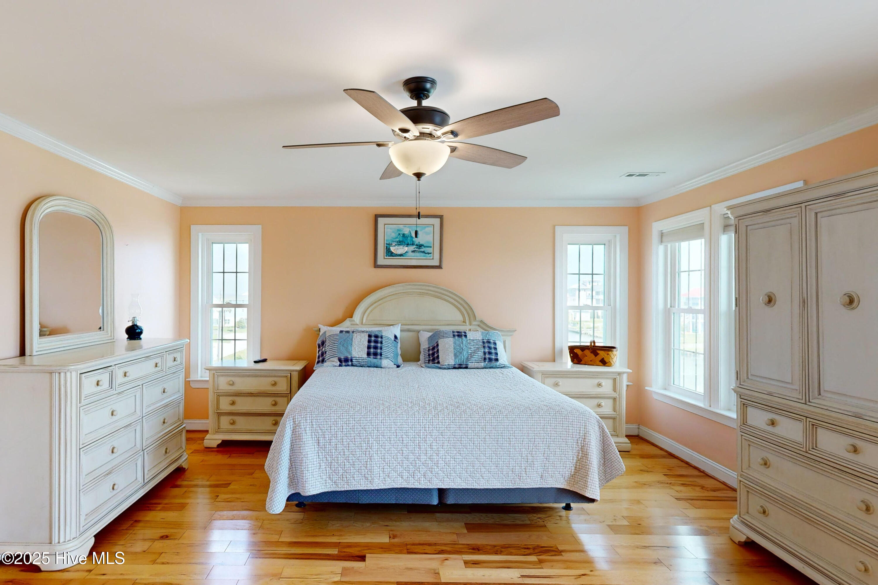 100563112 | Photo 32