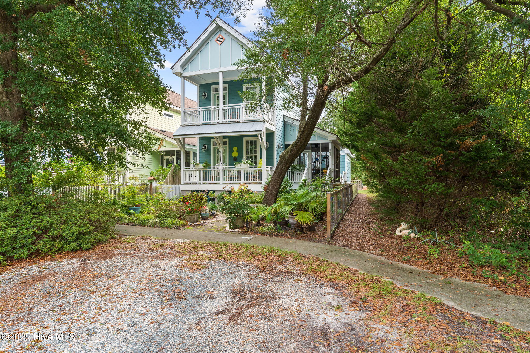 100534580 | Photo 45