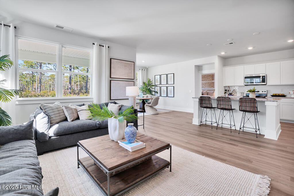 100535807 | Photo 14