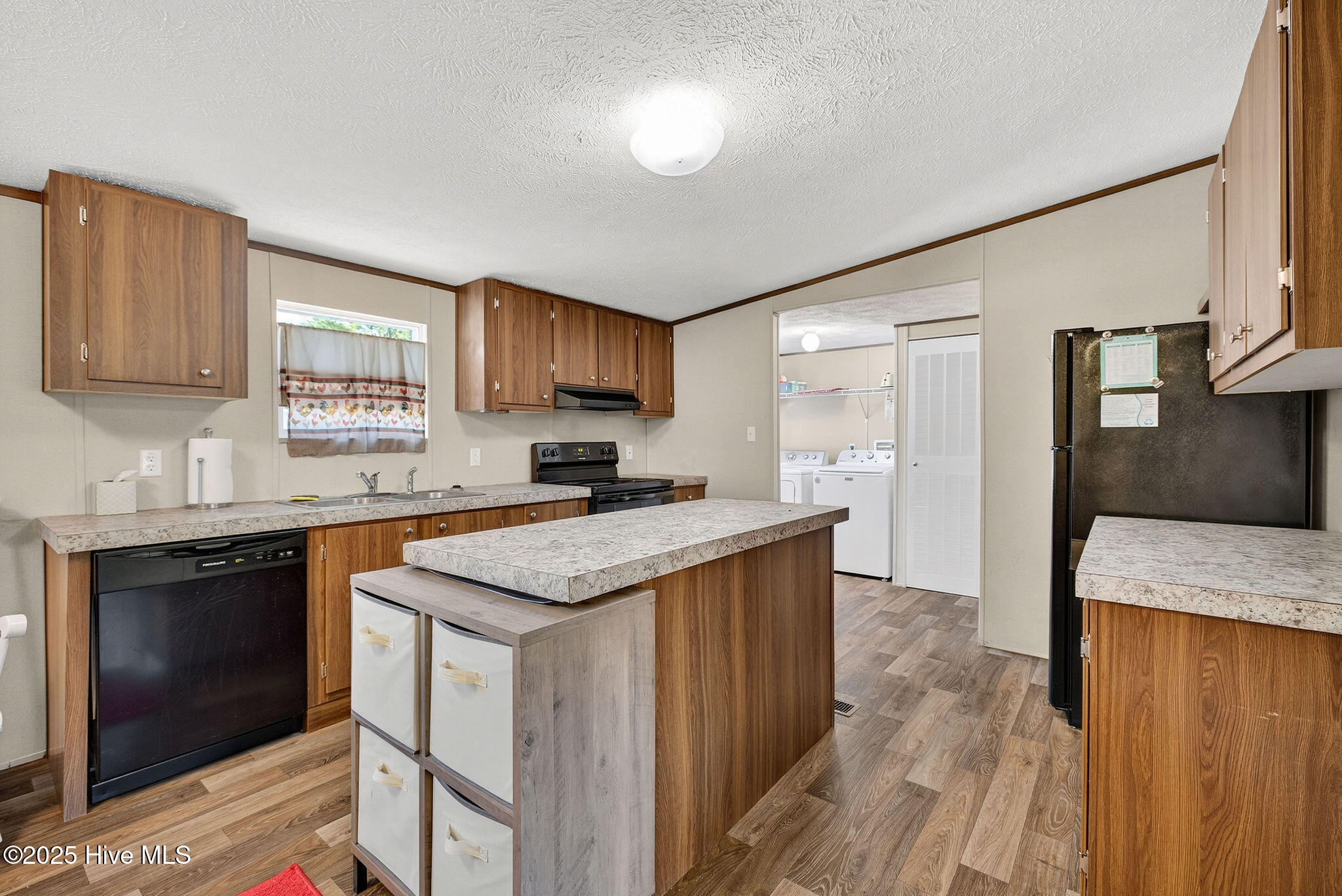 100537876 | Photo 20