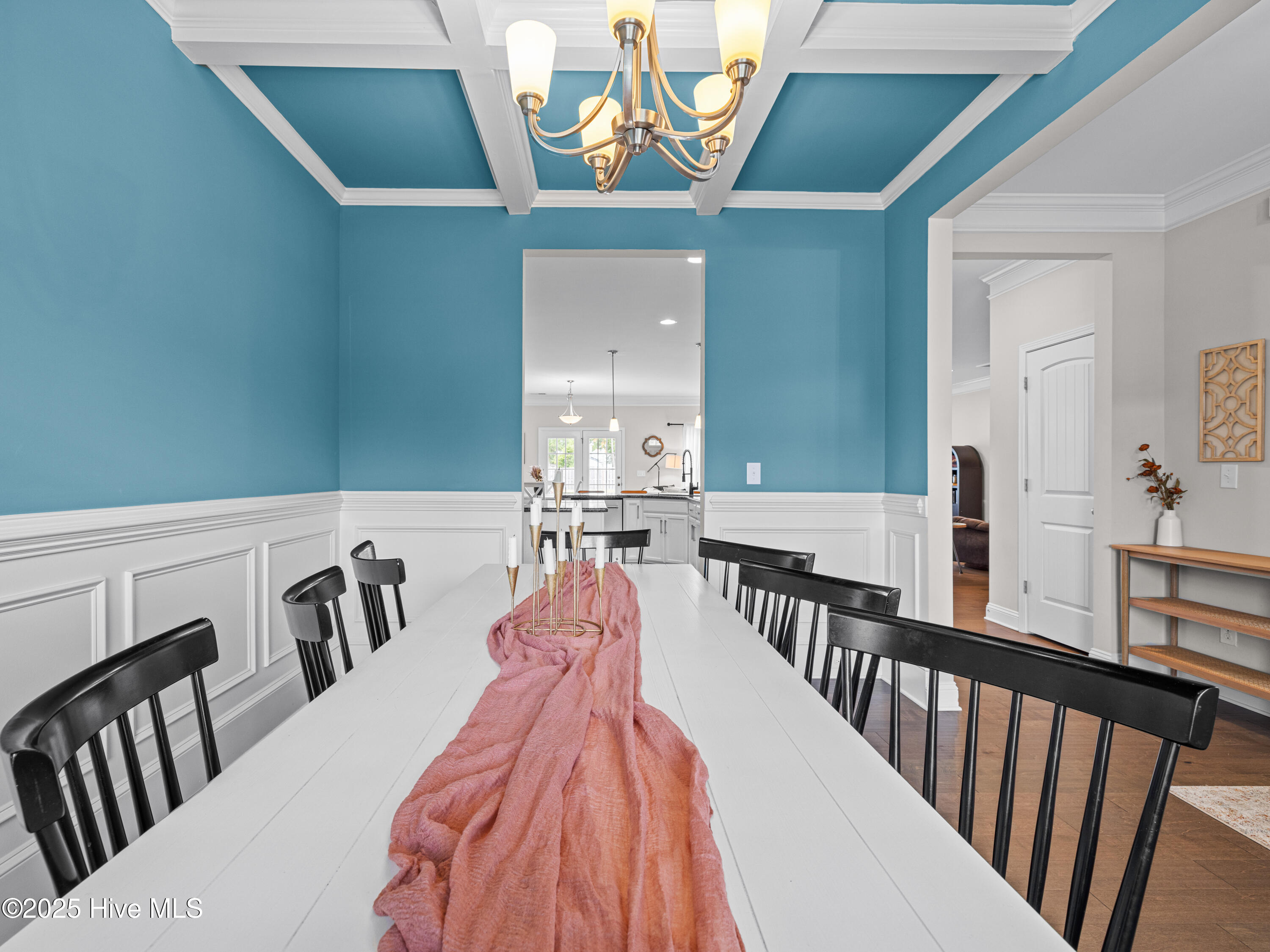 100535765 | Photo 12