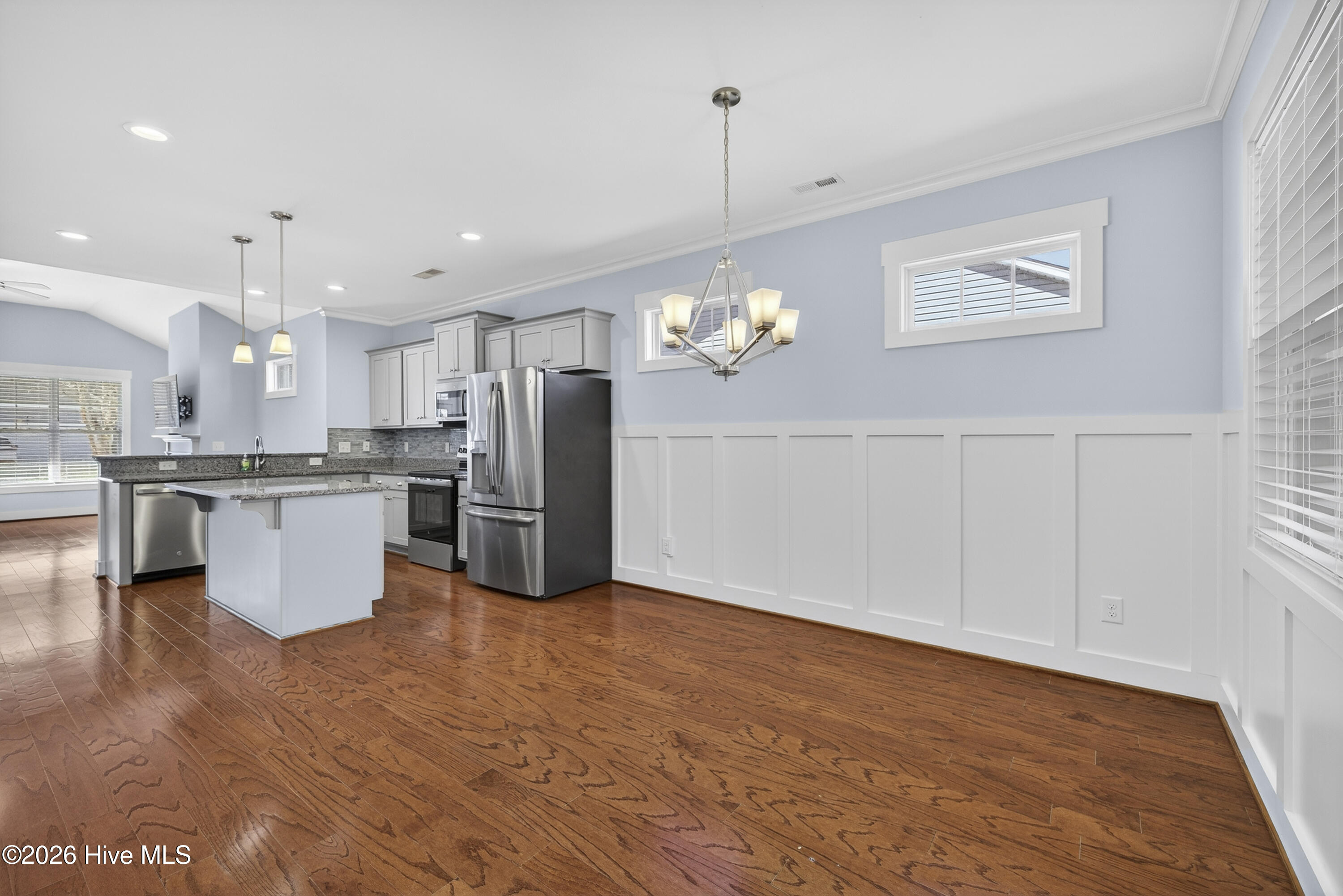 100552916 | Photo 23