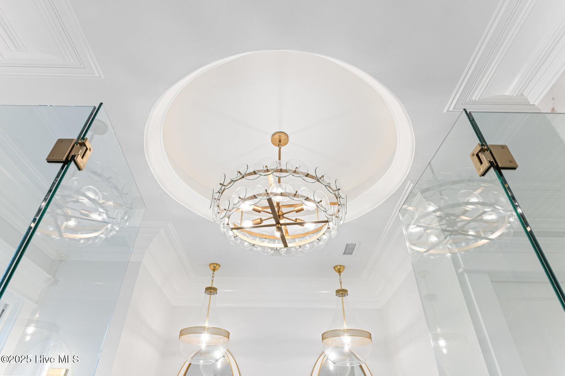 100401243 | Photo 39