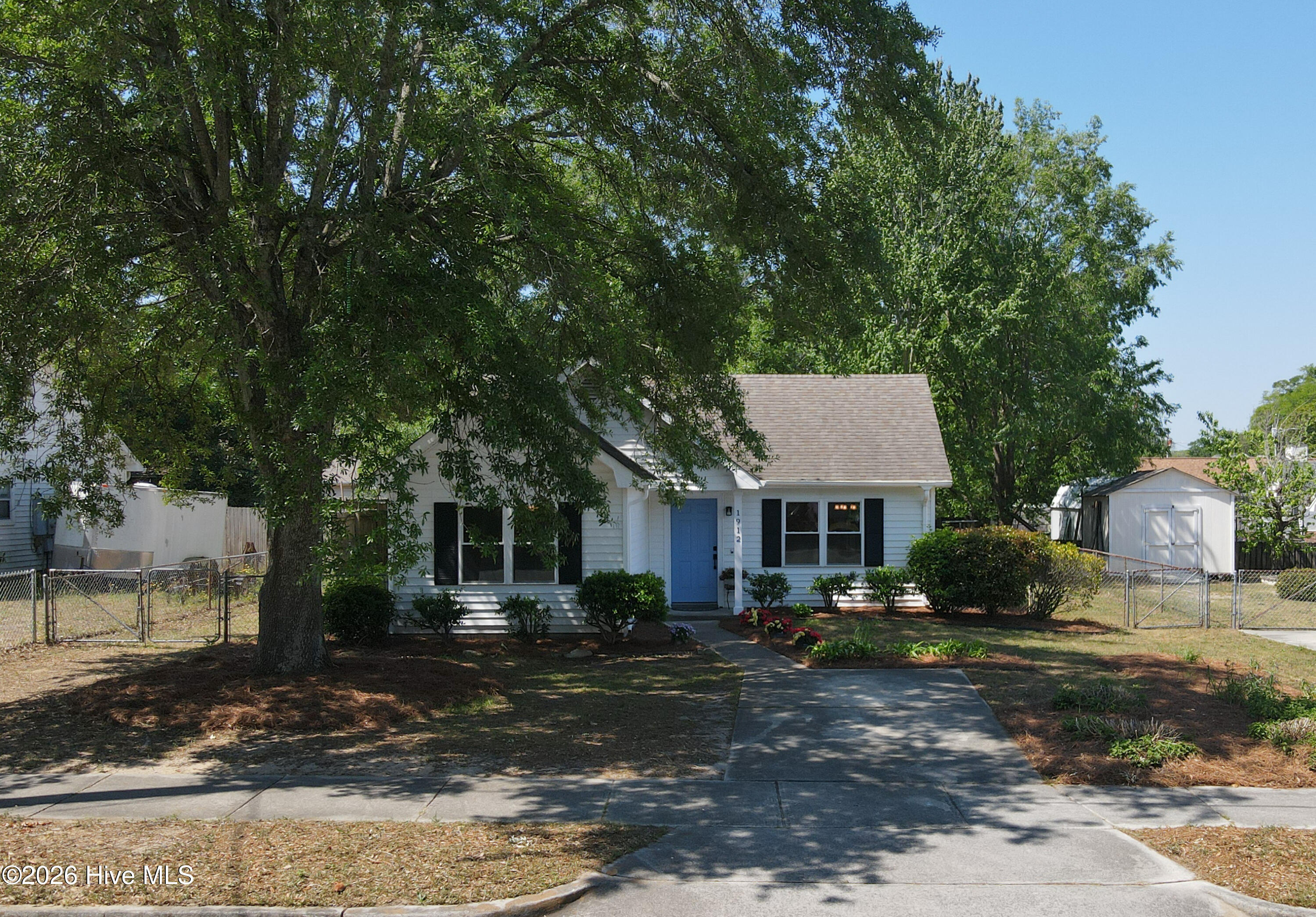 100568255 | Photo 78