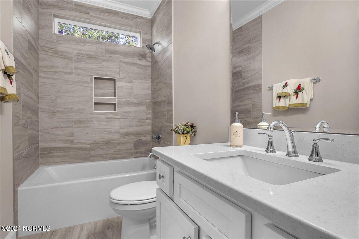 100535365 | Photo 12