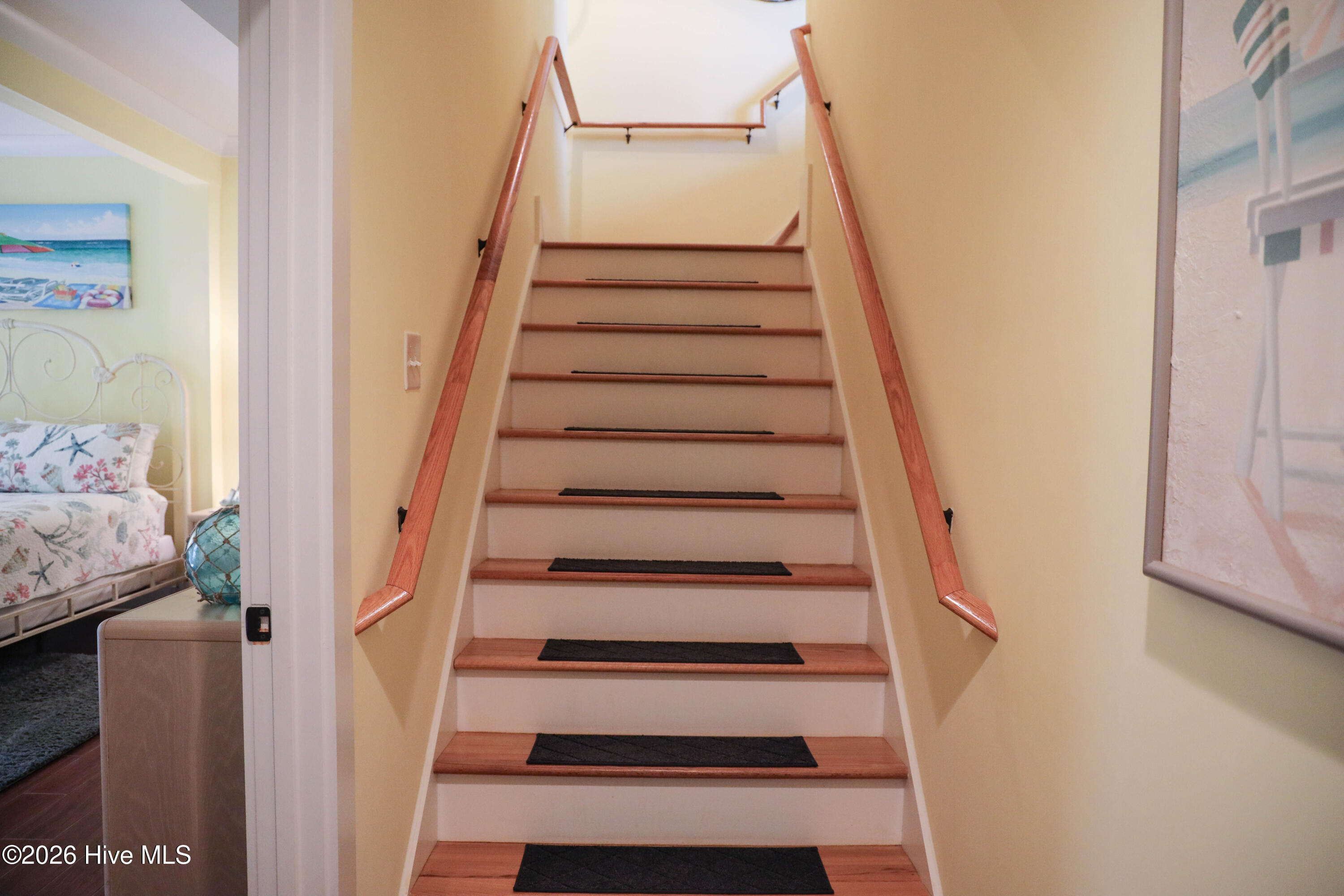 100548622 | Photo 54