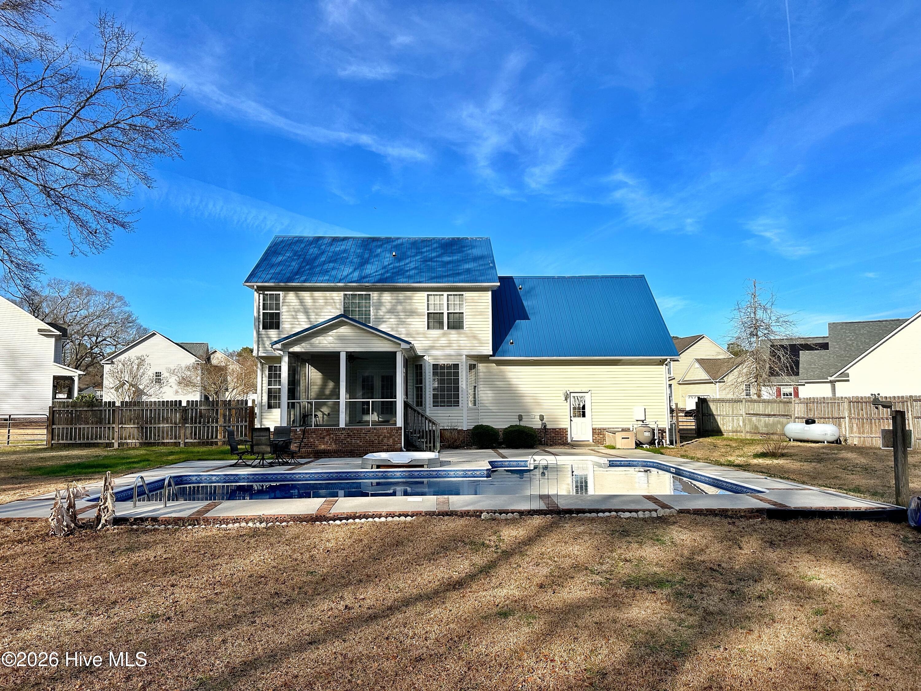 100551305 | Photo 44