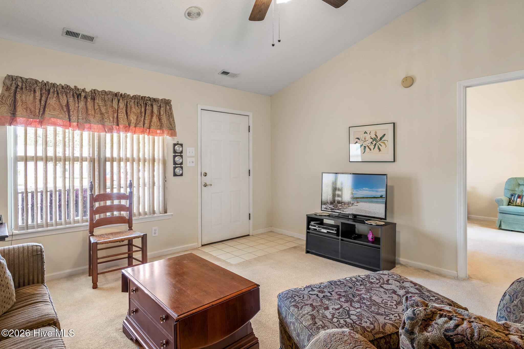 100566913 | Photo 13